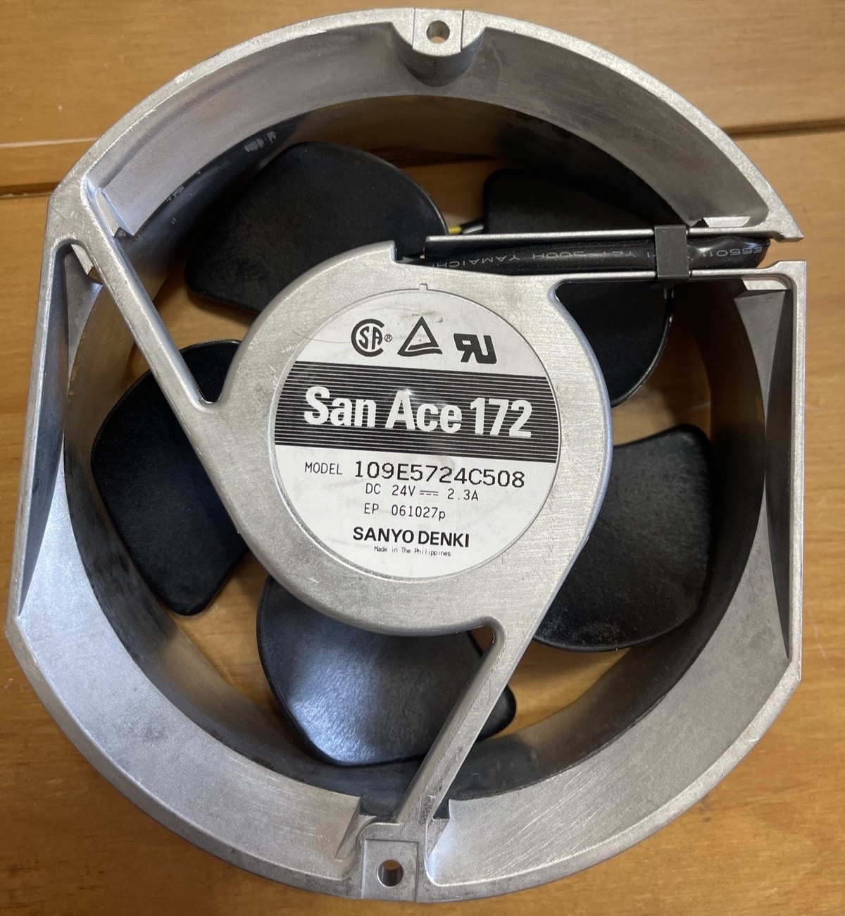 SANYO DENKI San Ace 172 109E5724C508 Axial DC Cooling Fan 3 Wire 24V 2.3A
