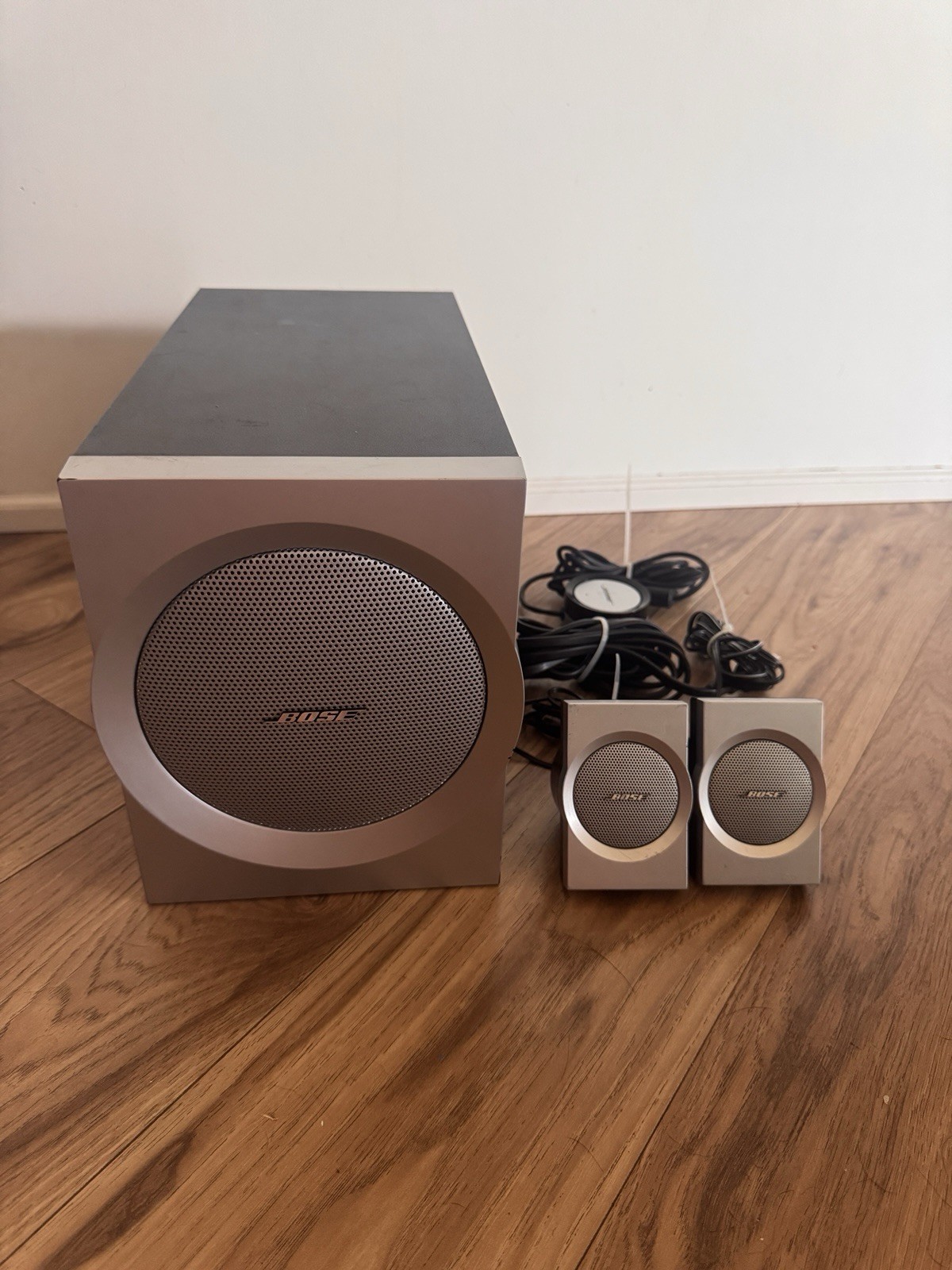 Bose Companion 3 Series I Multimedia Speaker System 2.1 Channel Premium Audio
