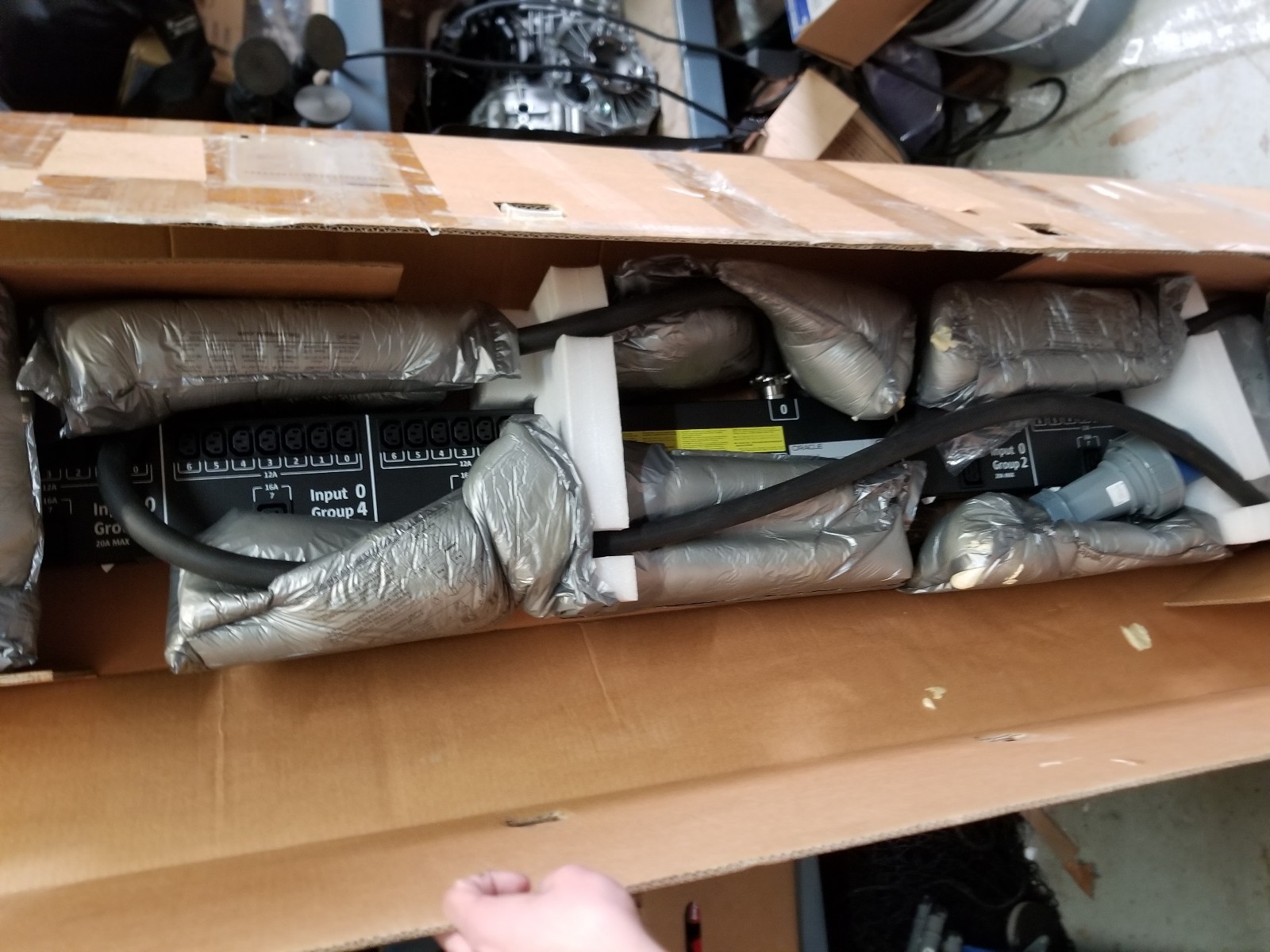 PDU15kVA-3_LV PDU from SUN ORACLE EXADATA RACK  x36 OUTLETS C14 C15 371-3995-02
