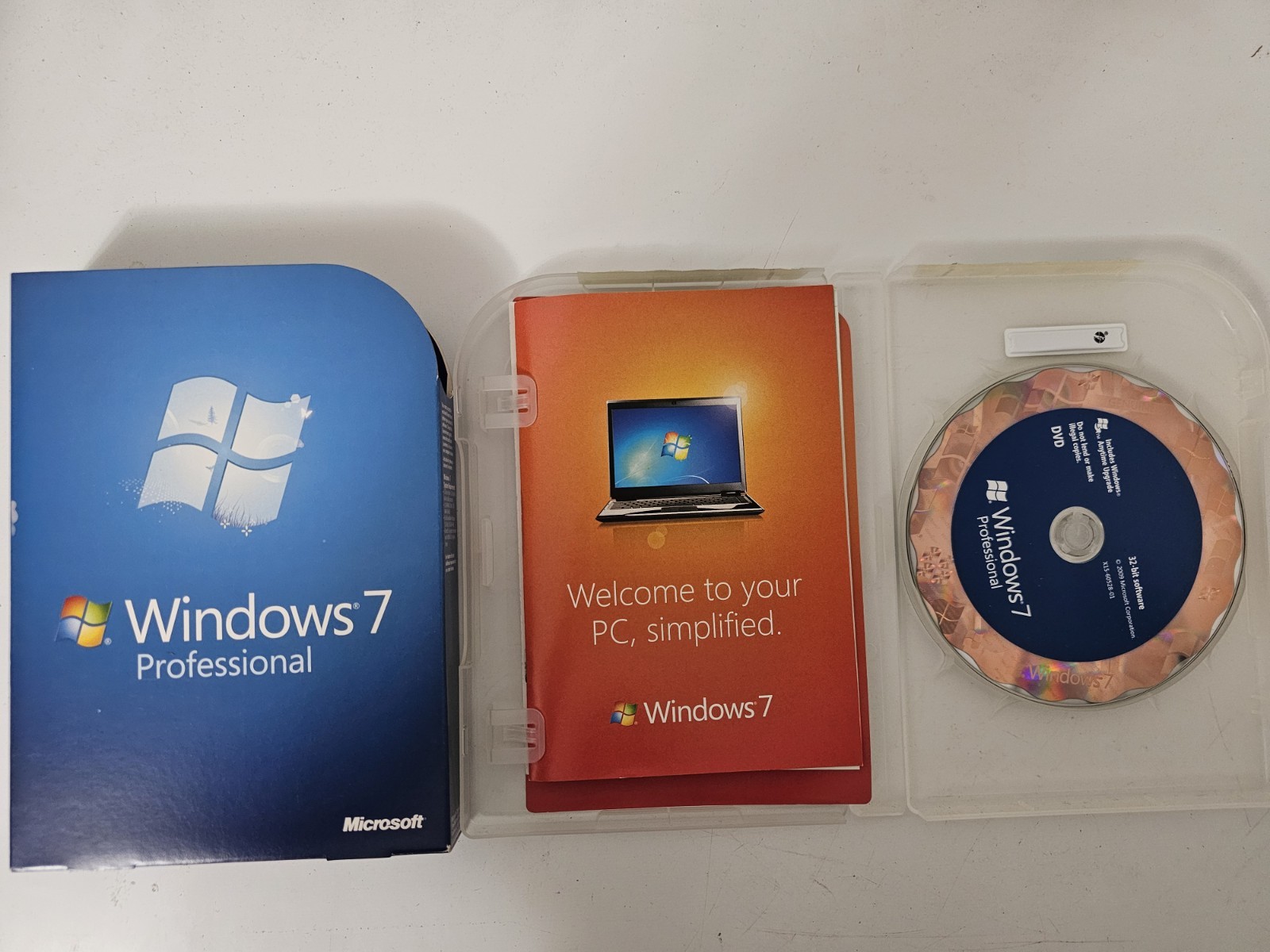 Microsoft Windows 7 Professional 32/64 Bit Full Version for Windows (FQC-00129)