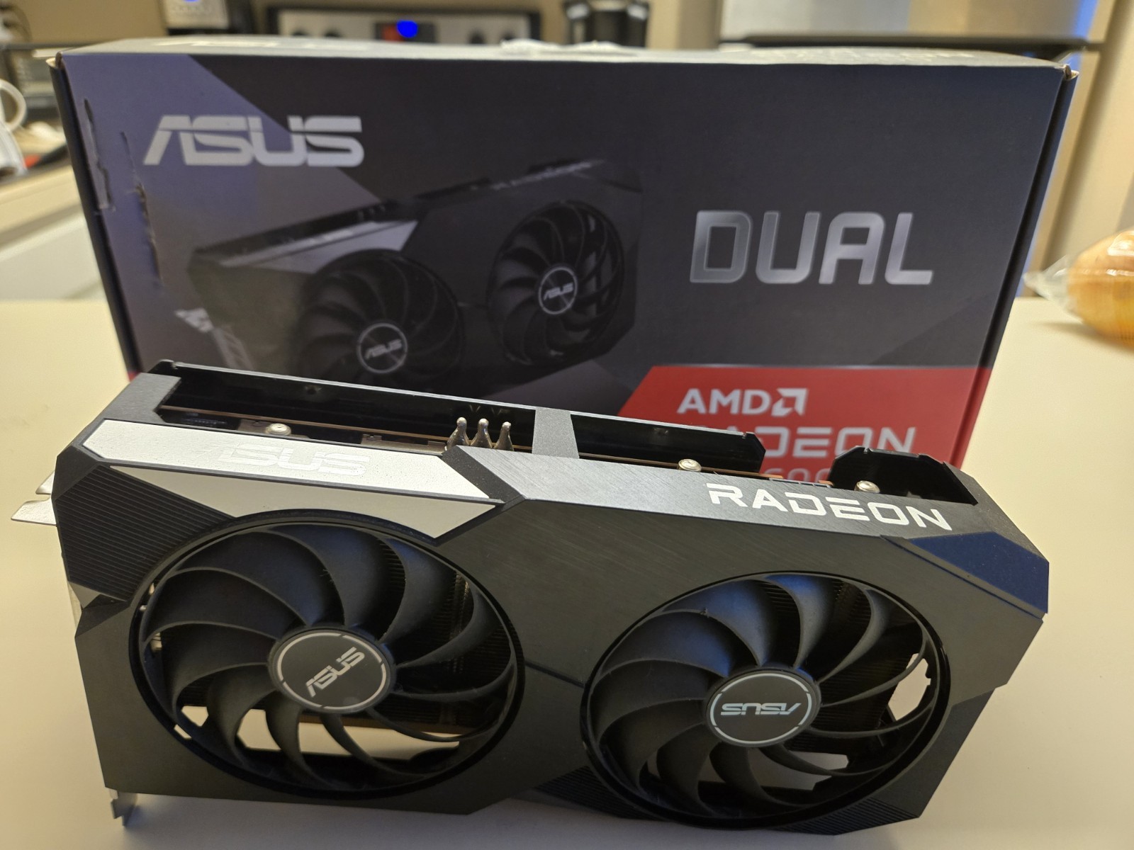 ASUS AMD Radeon Dual RX 6600 8GB GDDR6 Graphics Card - GREAT CONDITION