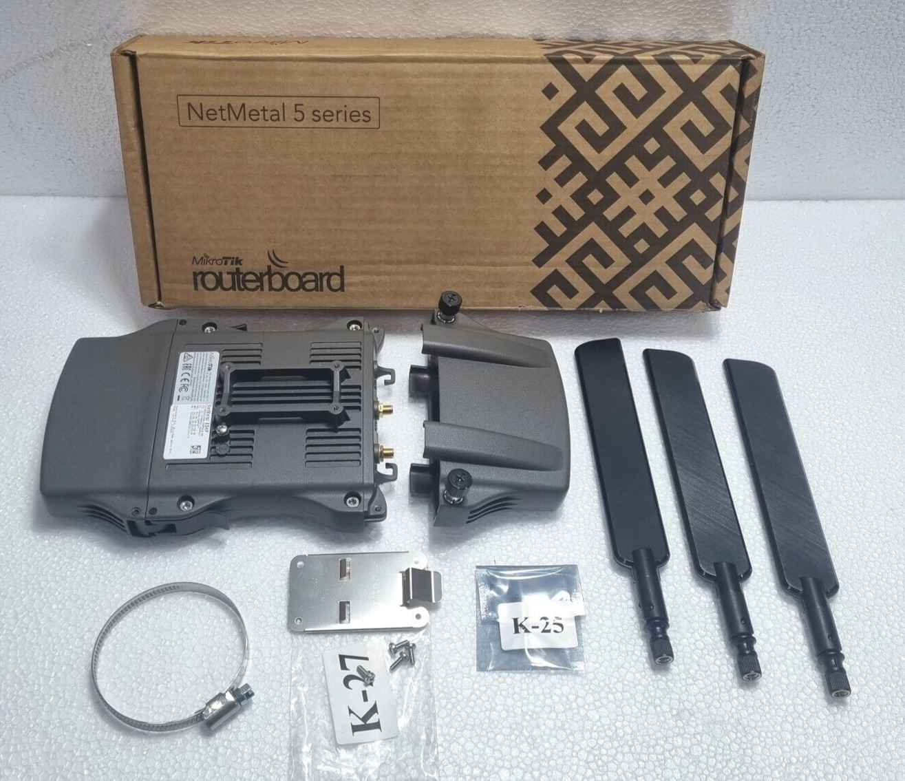 MikroTik NetMetal 5 ID:RB922UAGS-5HPacT-NM #1