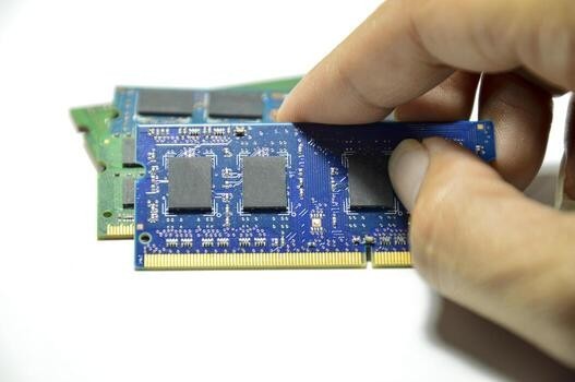 1 LOT of 100 X 4GB DDR4 Laptop RAM   PC4-2400T,PC4-3200AA,PC4-266V,PC4-2133P