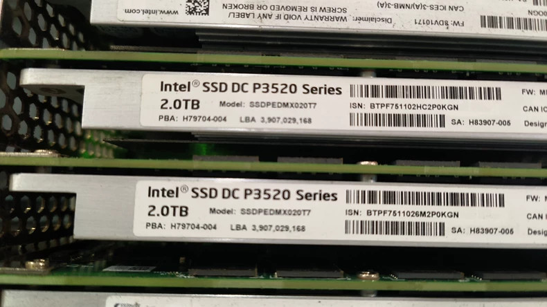 1PCS Intel SSD DC P3520 Series 2.0TB Solid State Drive SSDPEDMX020T7 Spot Goods