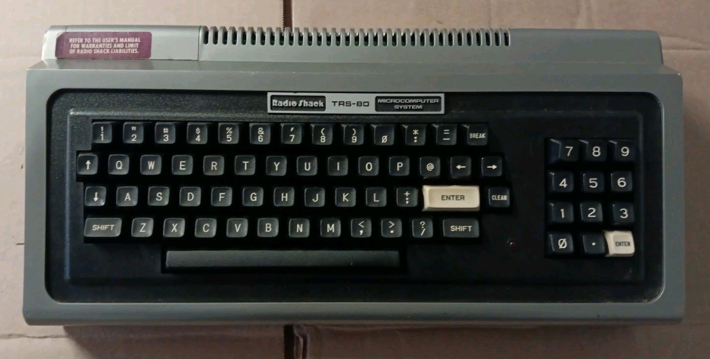 RadioShack TRS-80 Microcomputer KEYBOARD UNTESTED Nice Shape