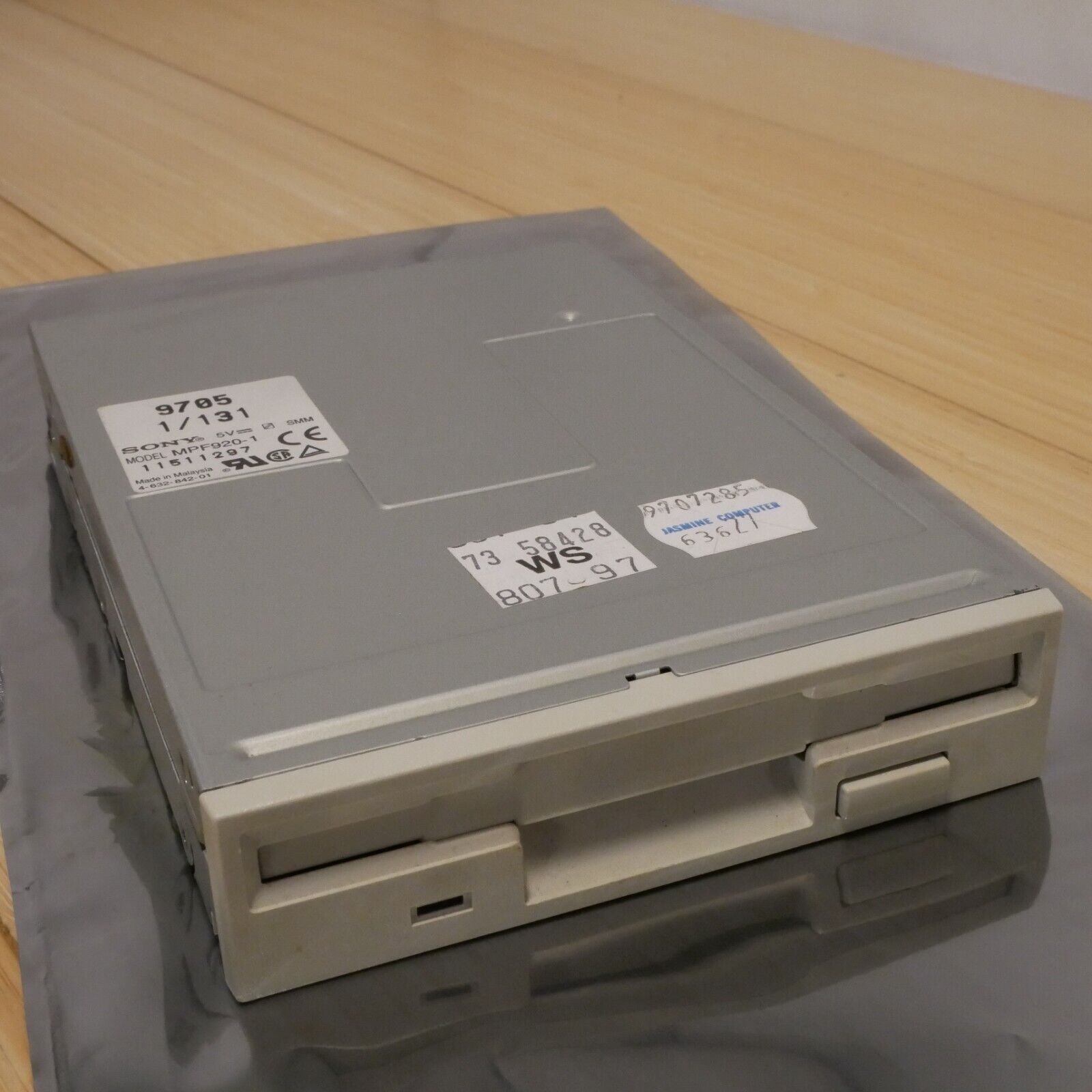 Sony MPF920-1 Internal Desktop 3.5 inch Floppy Disk Drive 1.44MB - Tested 19