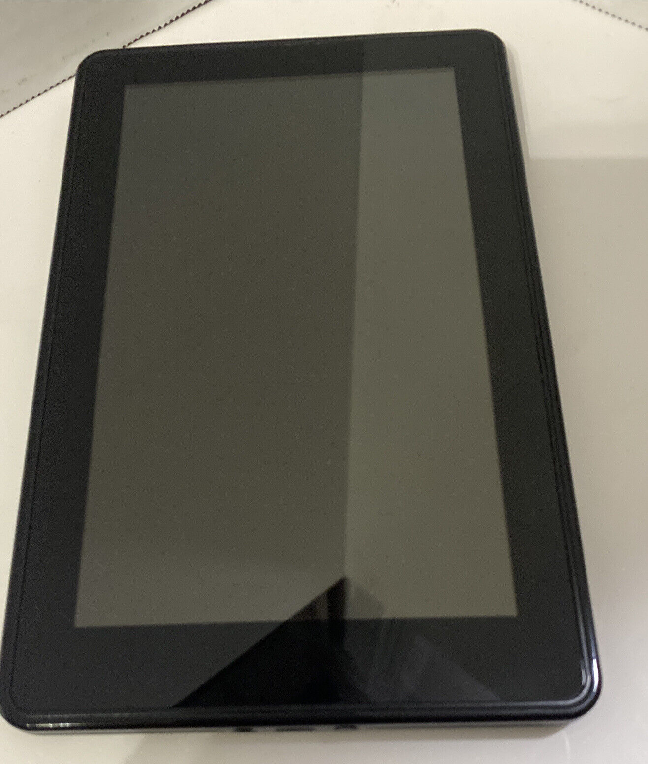 Amazon Kindle Fire Tablet D01400 For Parts/Repair