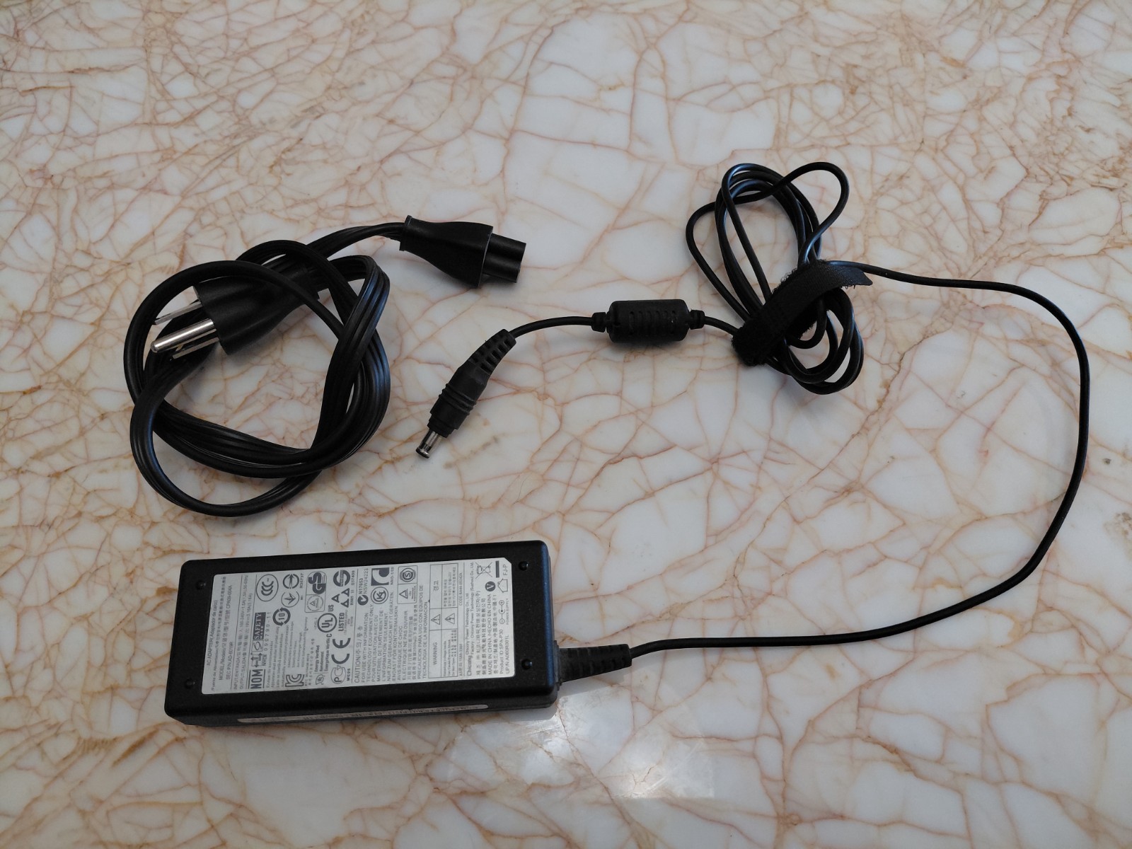 19V3.16A Genuine Chicony Samsung Laptop AC Adapter Charger CPA09-004A