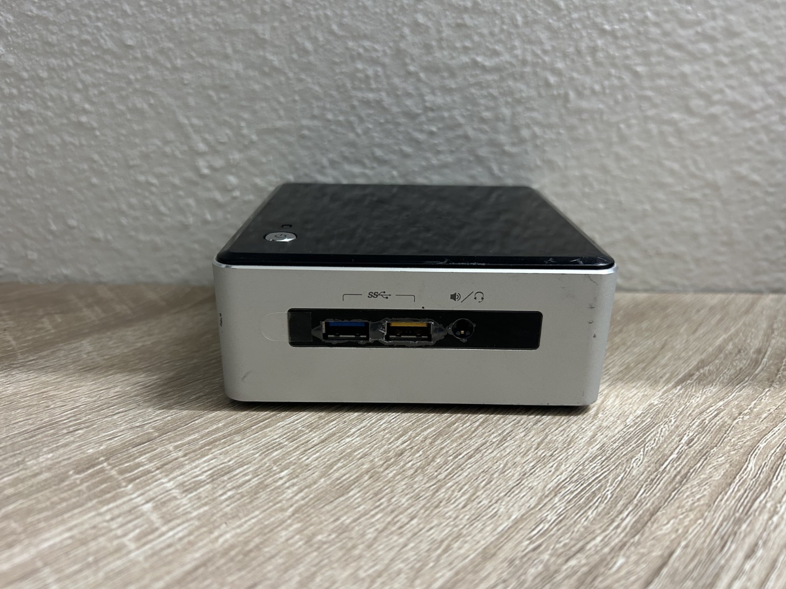 Intel NUC NUC5i5RYH i5-5250U 1.60 GHz 8GB RAM 128GB SSD Windows 10 Pro