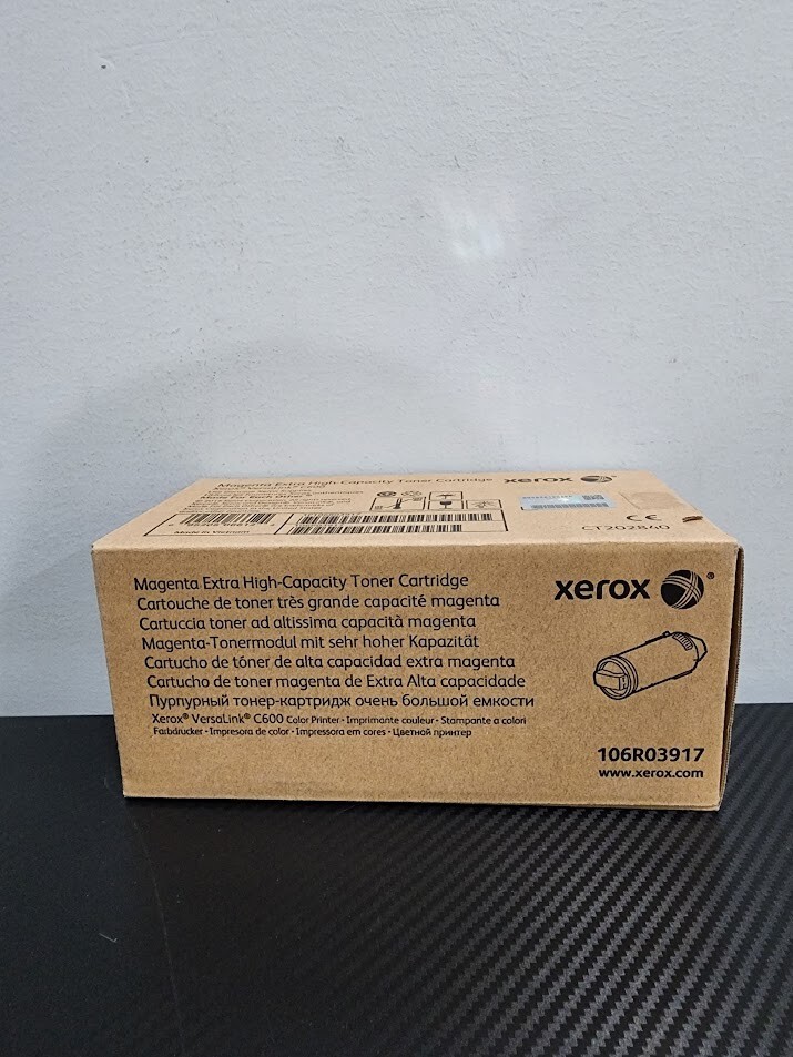 Xerox 106R03917 Extra High Capacity Magenta Toner Cartridge Xerox VersaLink C600