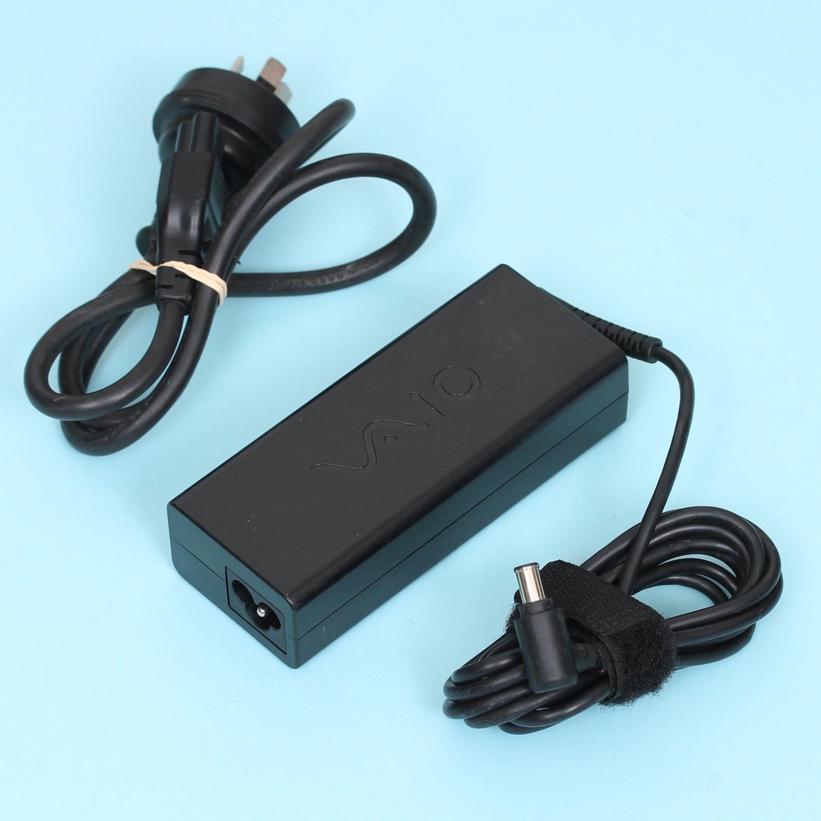 Genuine 19.5V 90W Charger Adapter for Sony VAIO VGP-AC19V26 VGP-AC19V32 AC19V27