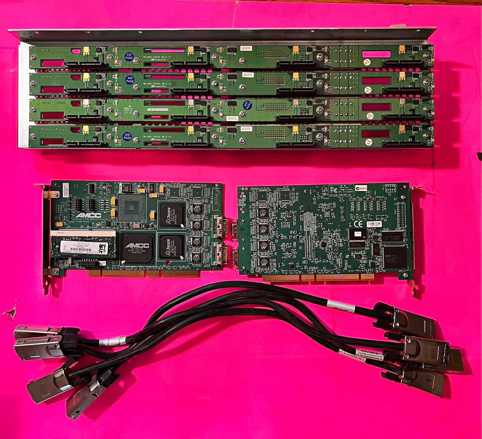 AIC NAS Server 16-Port SATA Backplane, 2 Controllers & InfiniBand SFF-8470