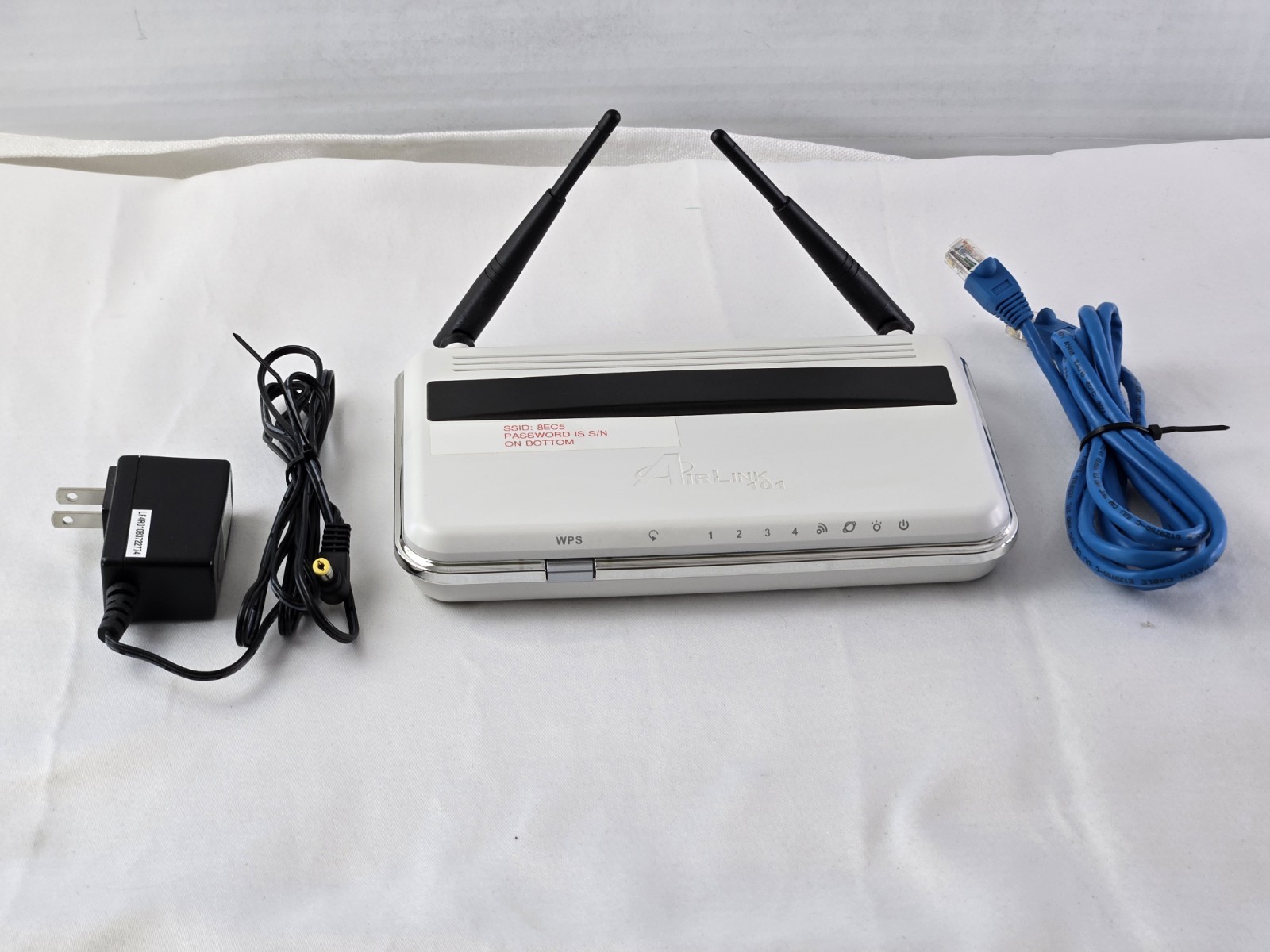 Airlink 101 AR670W 300 Mbps 802.11n Wireless LAN/Firewall 4-Port Router
