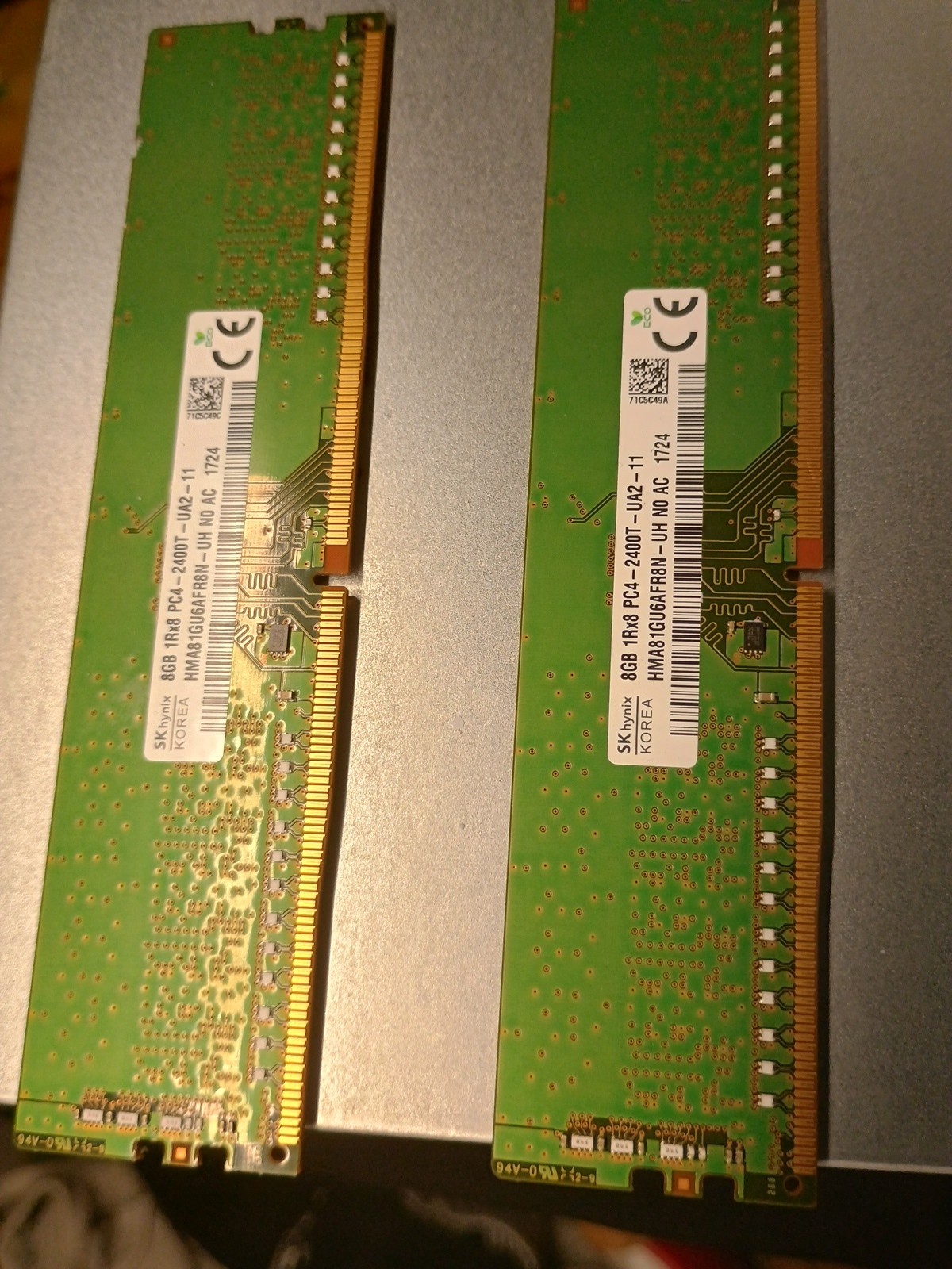 2 Sk Hynix 16GB Total 1Rx8 PC4 - 2400T-UA1-11 HMA81GU6MFR8N-UH