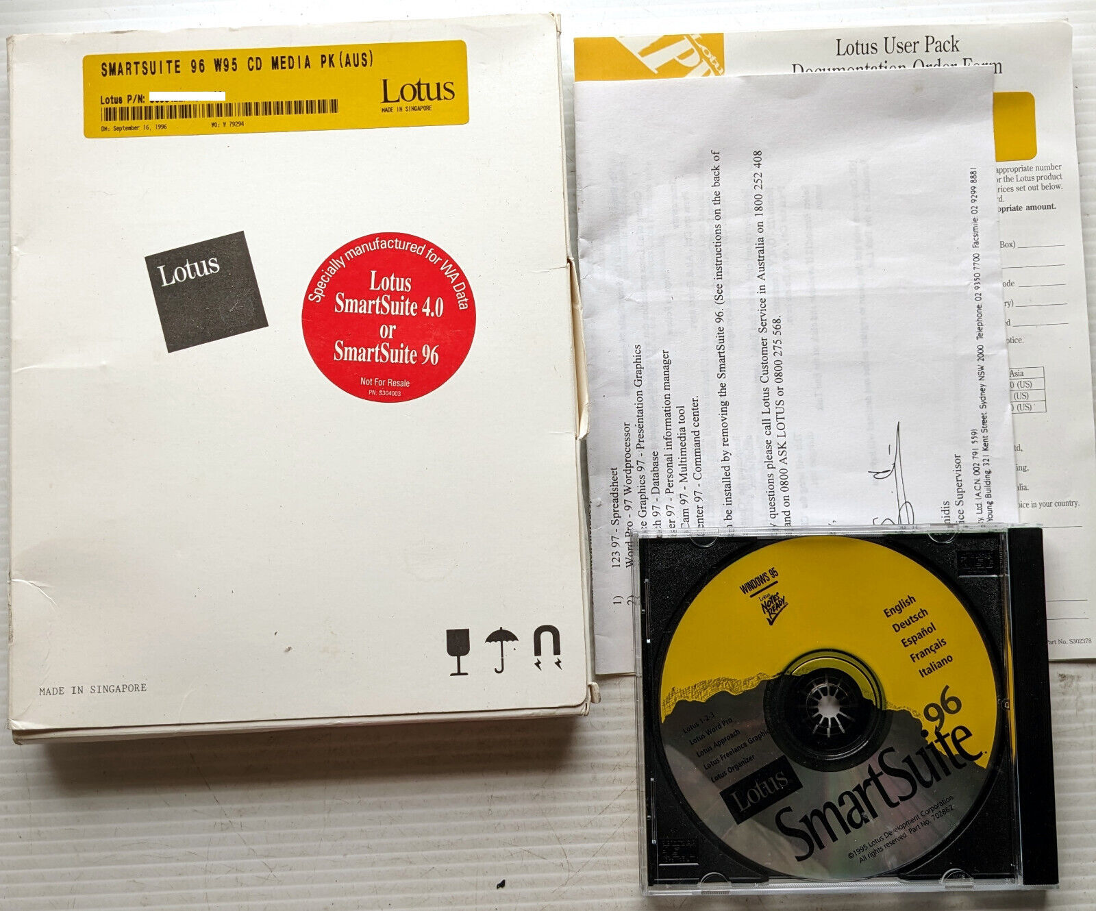Lotus SmartSuite 96 Software CD in Box w/ Paperwork For Windows 95
