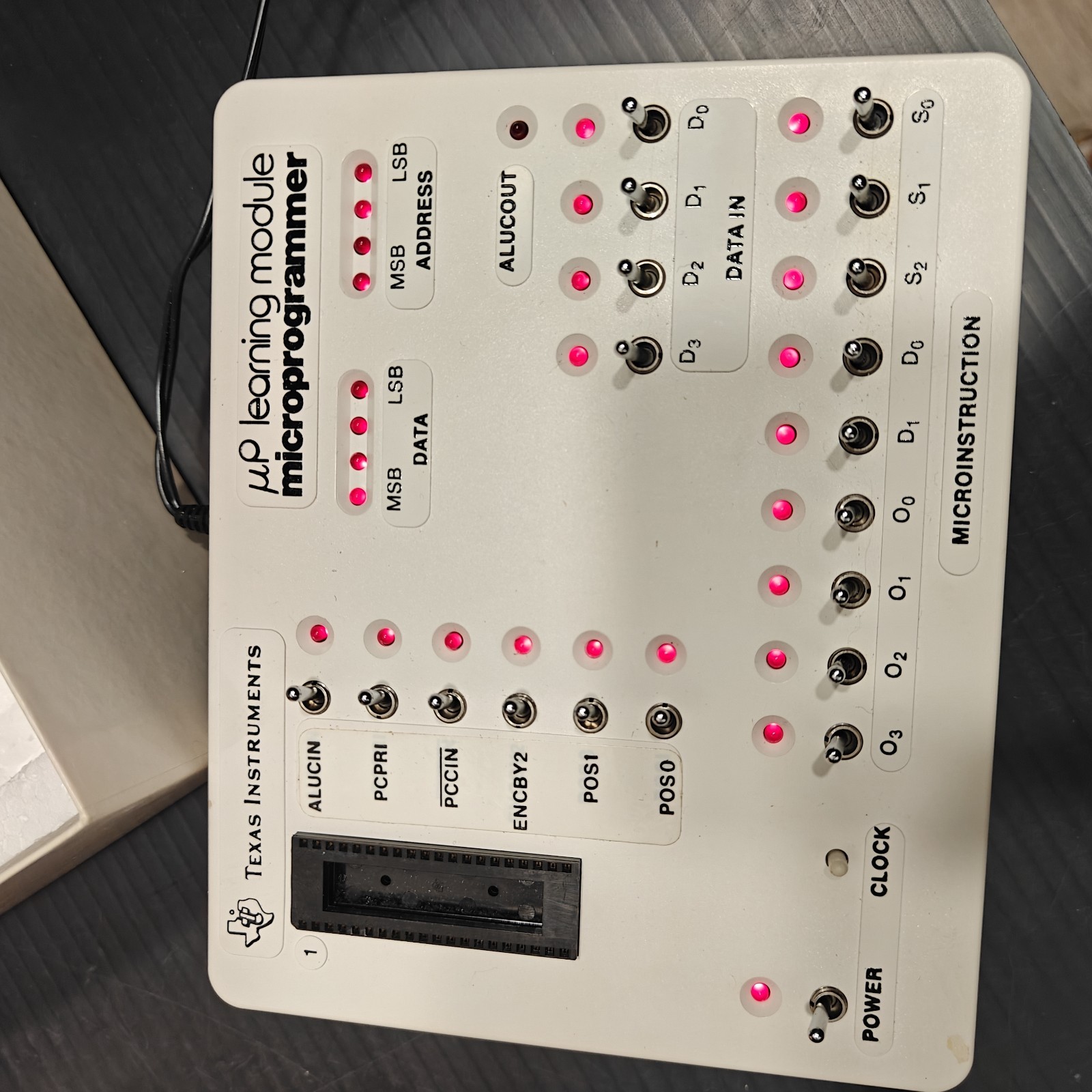 Powers on — LEDs light up when plugged in (see photos). Full functionality...