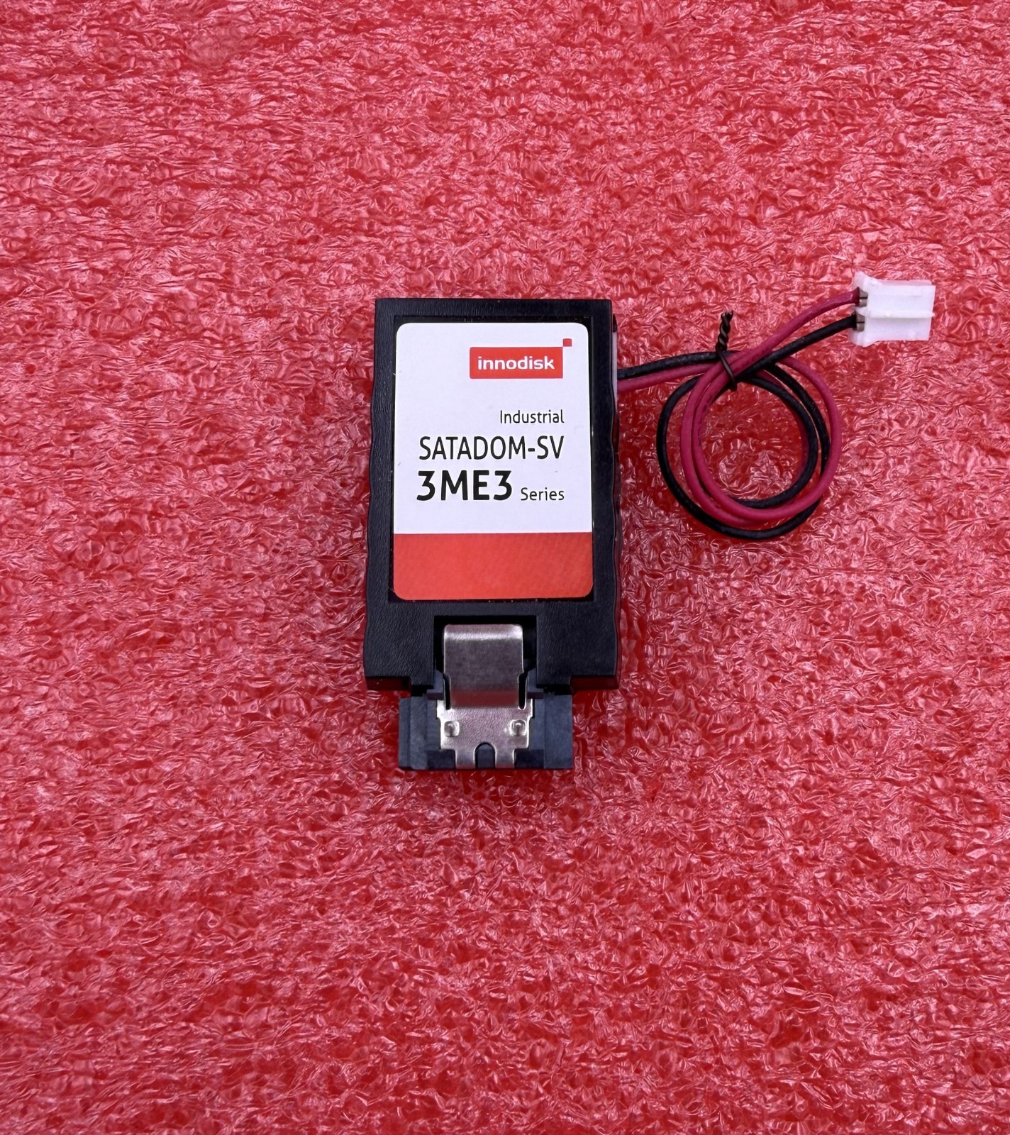 Innodisk SATADOM-SV 3ME3 Series 16GB SSD DESSV-16GD09BW1SC-E53  with Cable.