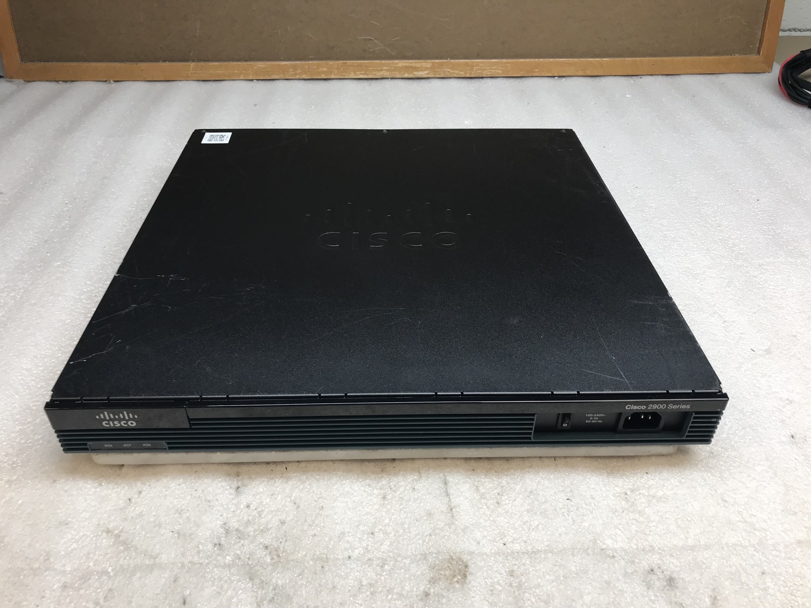 Cisco 2900 Series CISCO2901/K9 Integrated Services Gigabit Ethernet Router