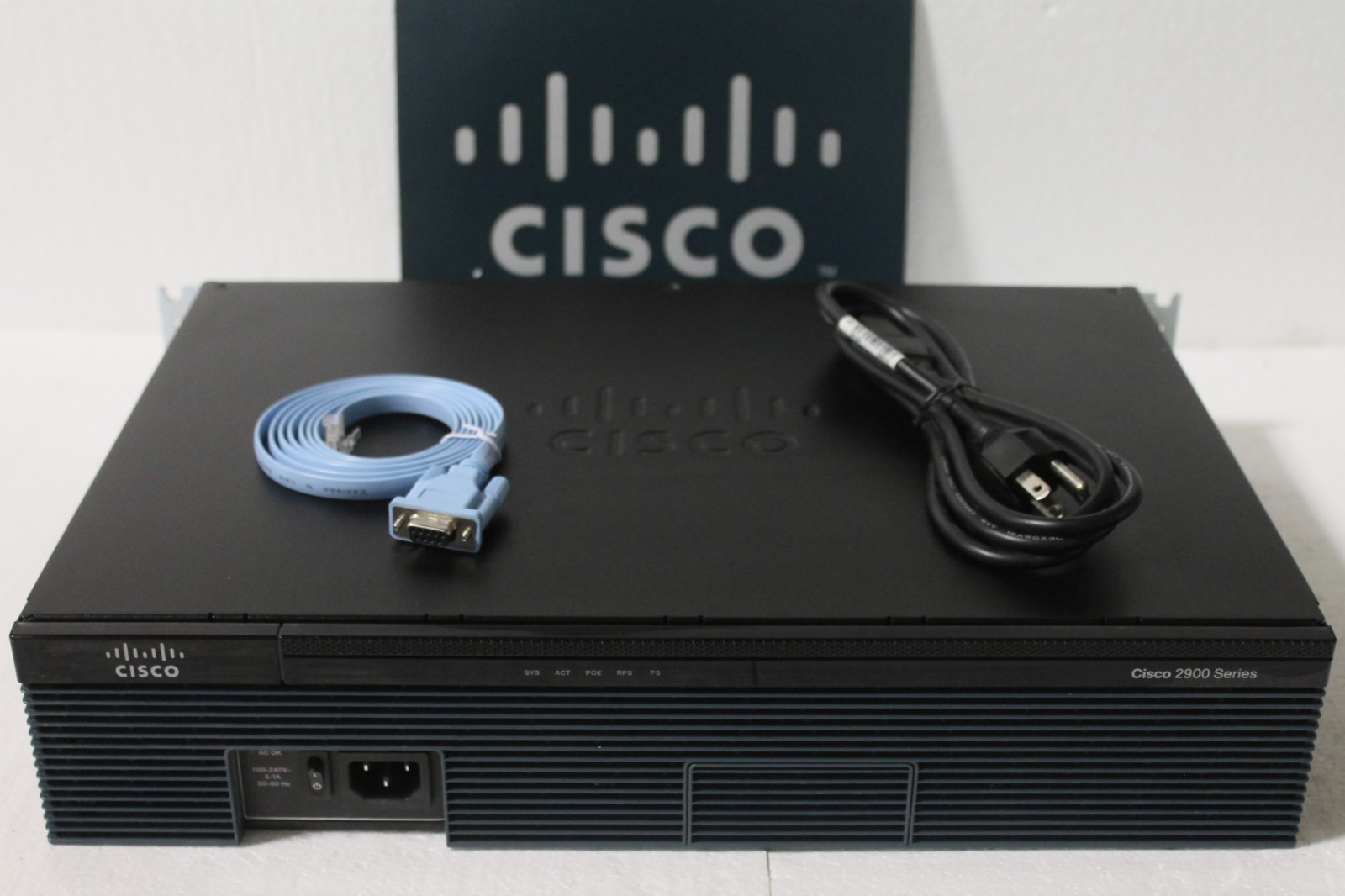 Cisco 2911-V/K9 Voice bundle CISCO2911-V/K9 3-Port Router
