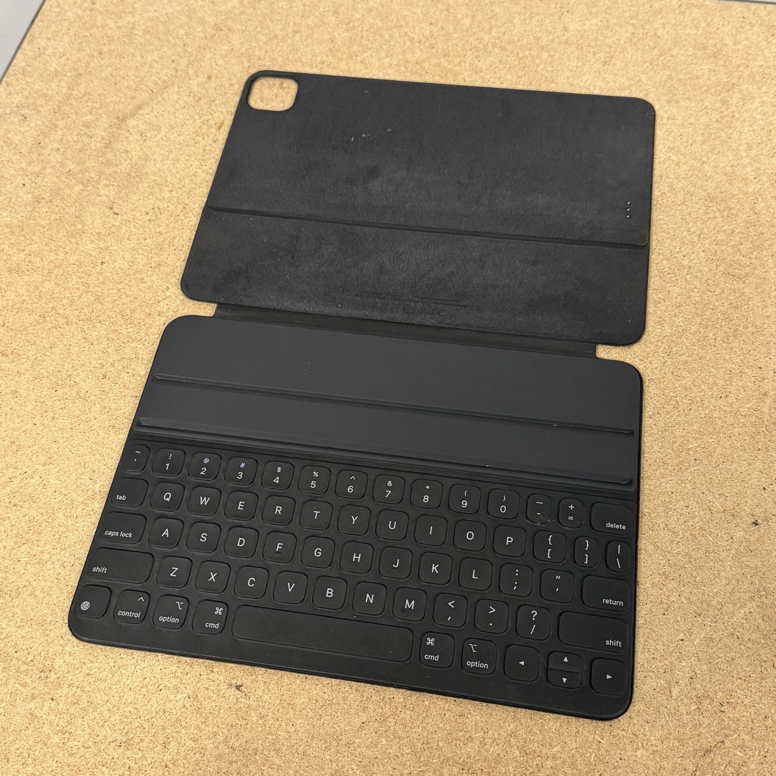 Apple Smart Keyboard Folio for 11-inch iPad Pro - Model A2038
