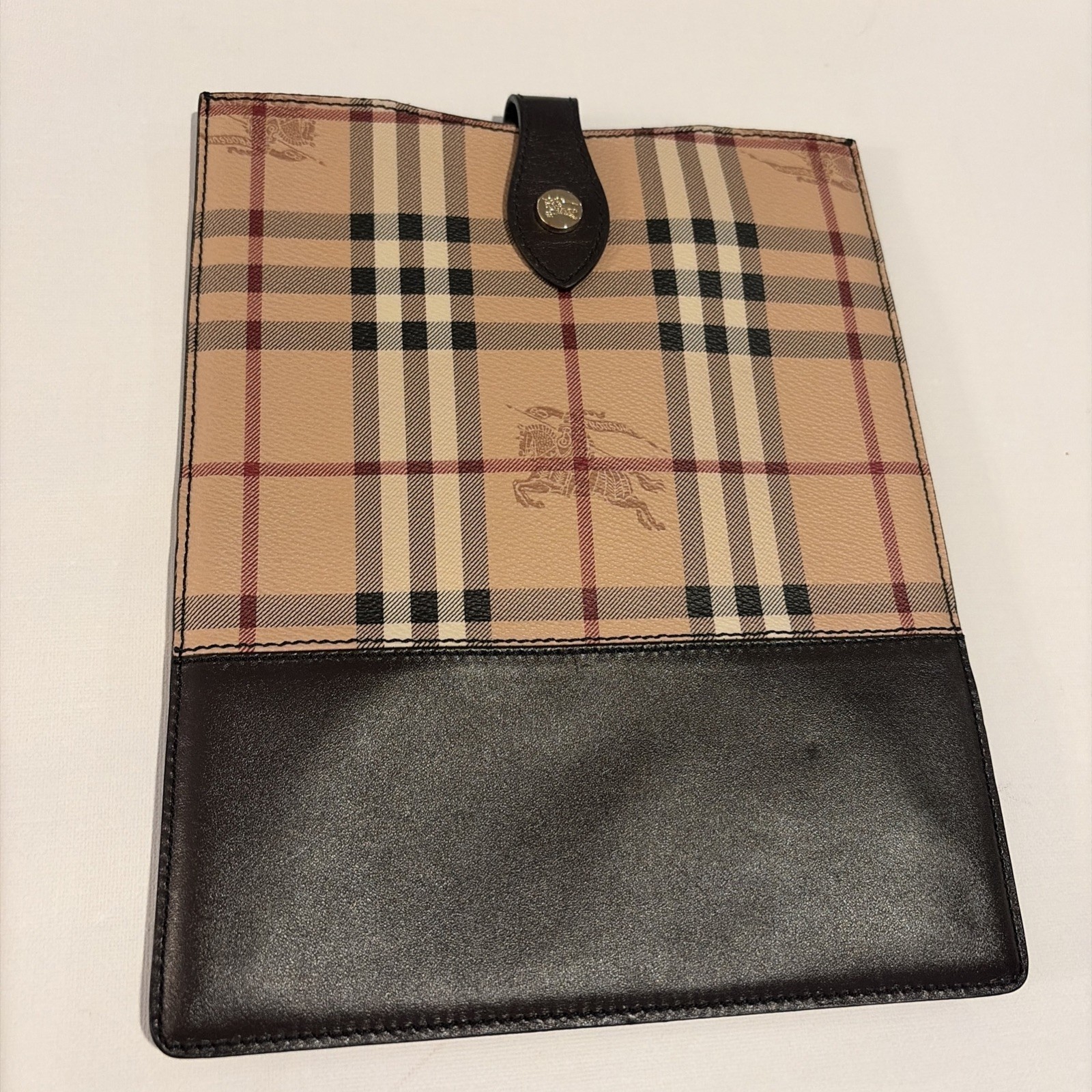 BURBERRY Nova Check iPad Case 