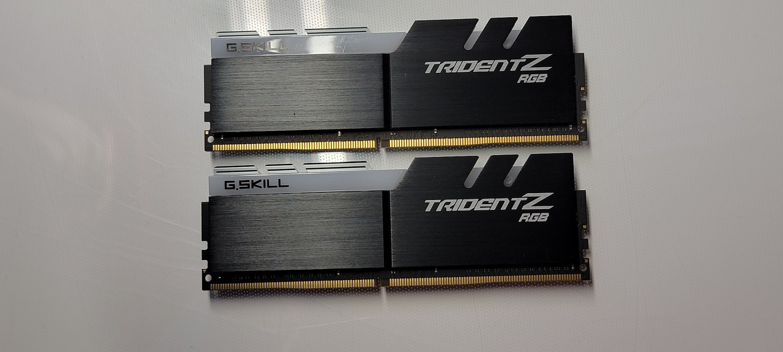 G.SKILL TRIDENT Z 32GB (2X16GB) DDR4 4000MHz F4-4000C19D-32GTZR DESKTOP MEMORY