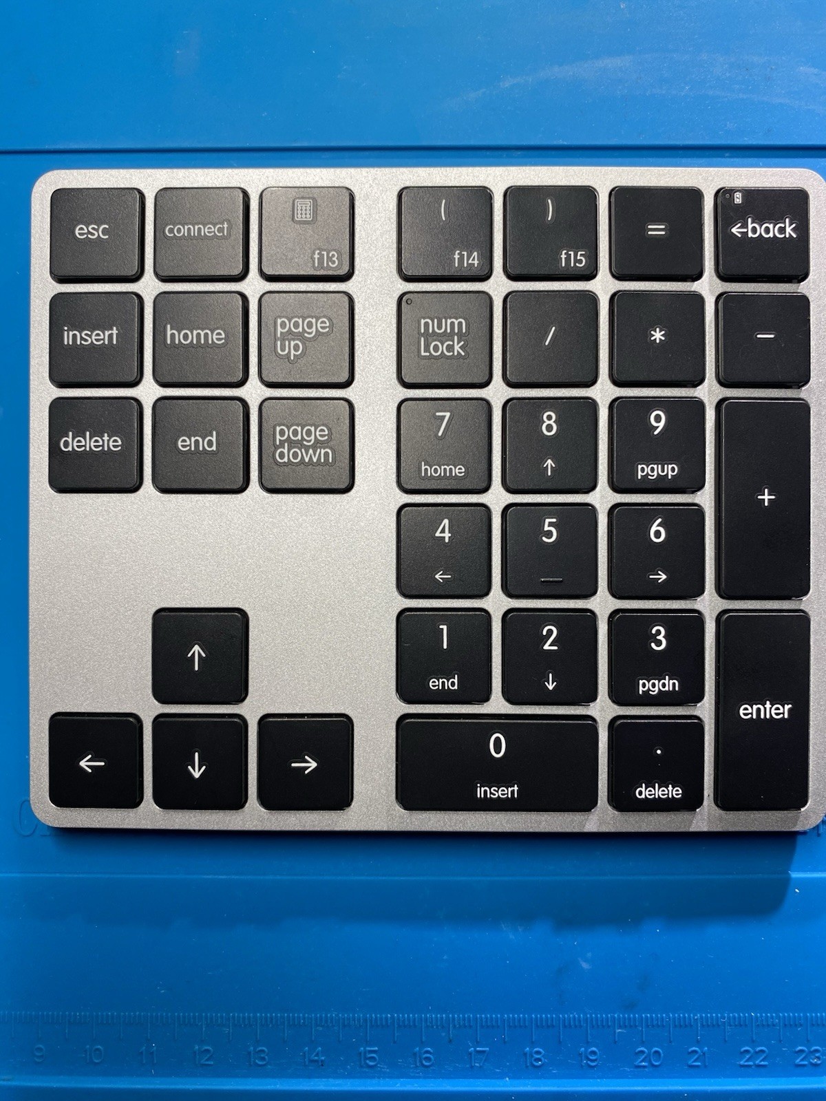 Kisnt KN300BT Wireless Bluetooth Portable Standalone Keypad Black Silver QWERTY