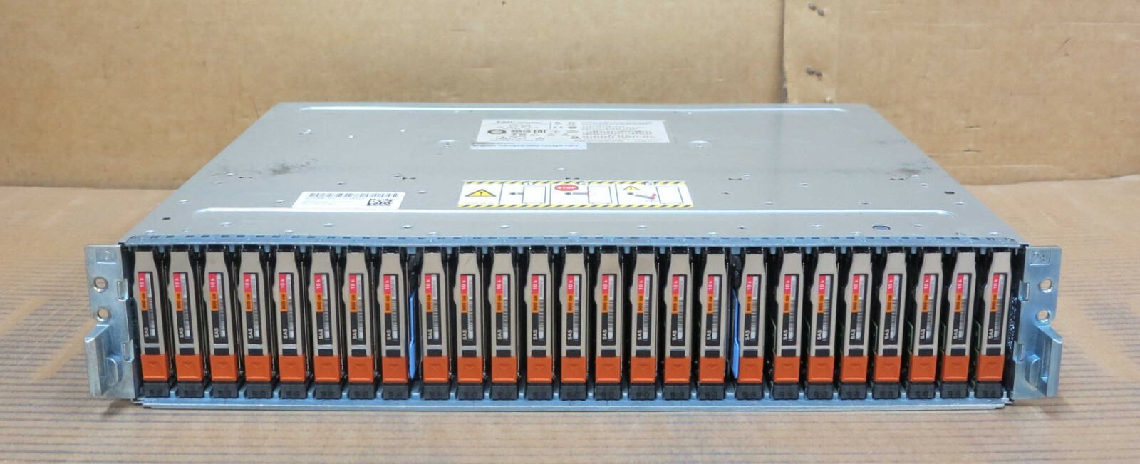 EMC SAE 2U Expansion Storage Array 25x 900GB 2.5" 118033067-04 2x SAS Controller