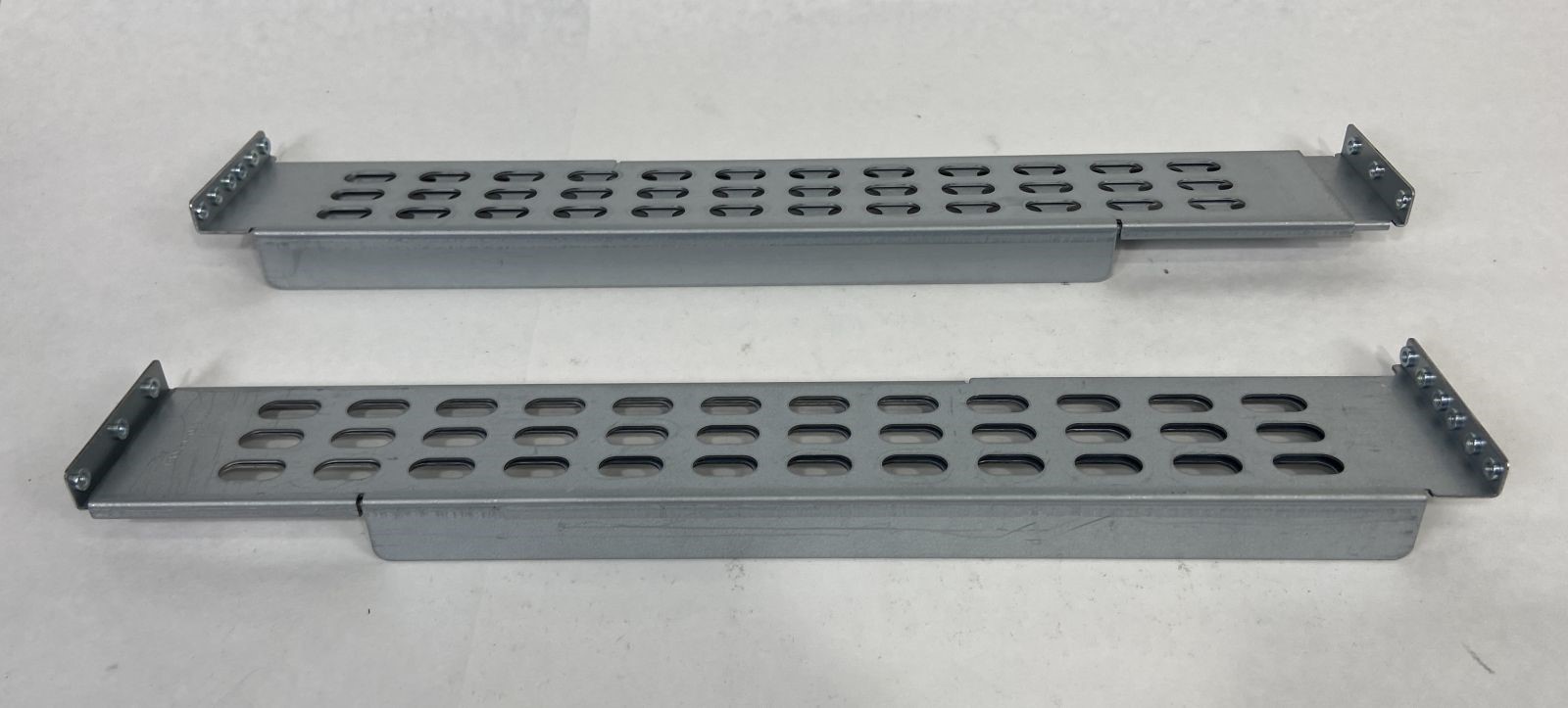 Pair of APC Smart-UPS 2U Rail Kit 0M-756H Rails Left/Right 870-1250B 870-1251B