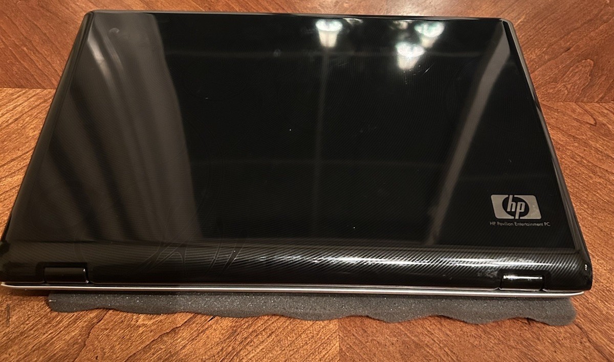 HP Pavilion dv6700 Entertainment PC dv6910us Laptop Windows Vista AMD UNTESTED