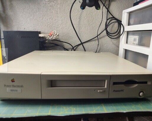 Vintage Apple Macintosh 6100/66 PowerPC Computer (WORKING)