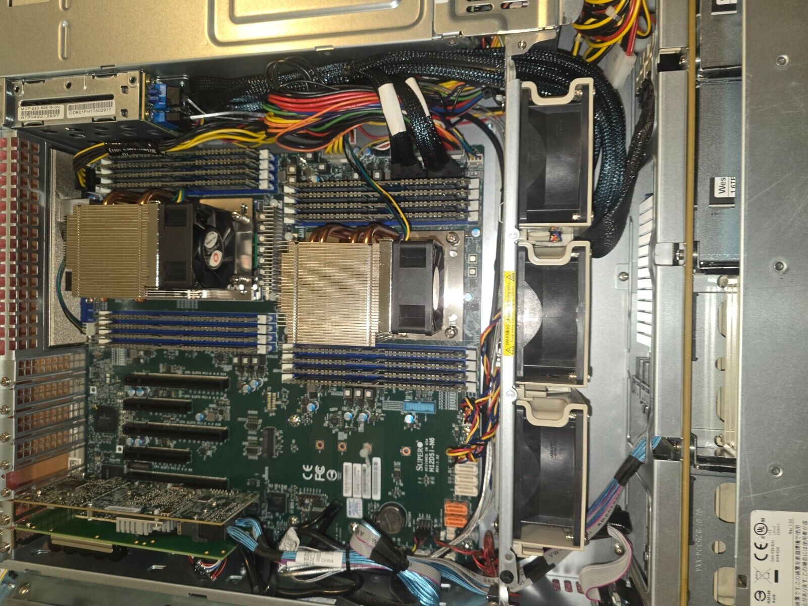 2u Supermicro Dual EPYC 7742 128 Core, 512G RAM, 12x3.5 &HW SAS3 RAID 6.4TB NVMe