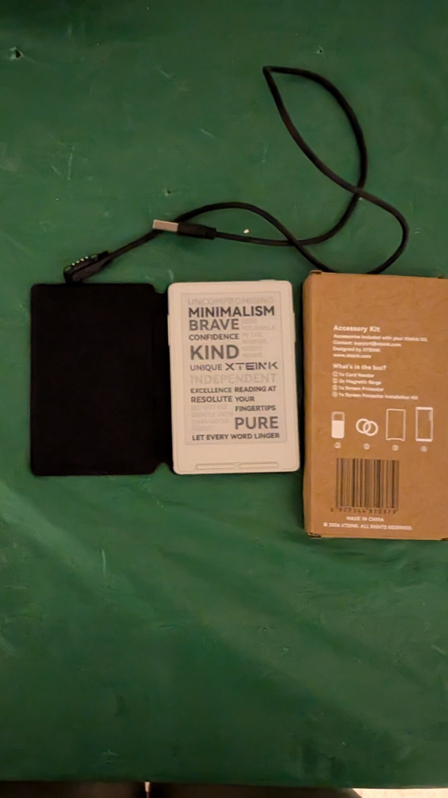 XTEINK X3 eBook Reader 3.7" 16GB bundled with Magnetic case
