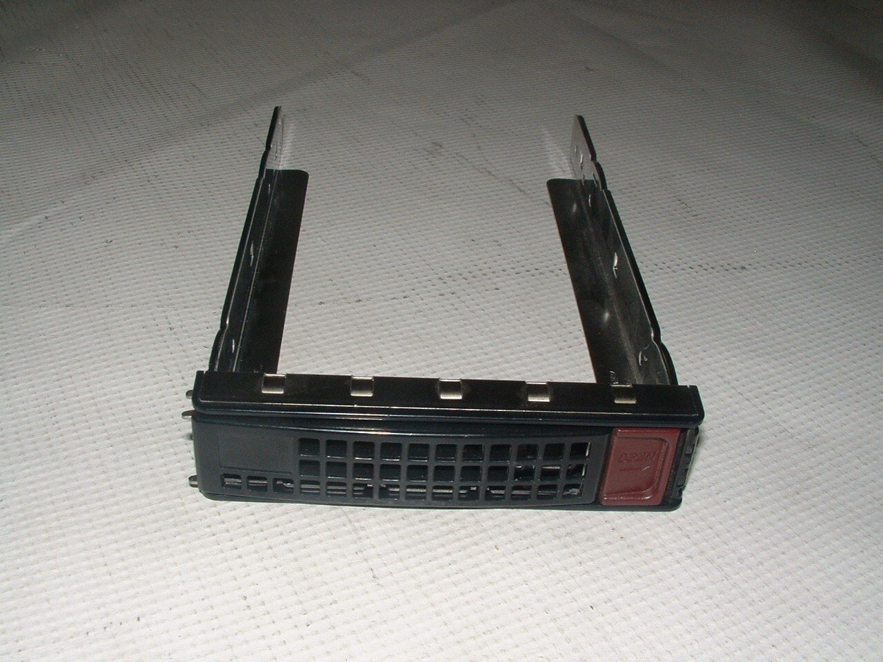 Lot of 6 __ SuperMicro 3.5-inch Hard Drive Caddies 01-SC93701-XX00C102
