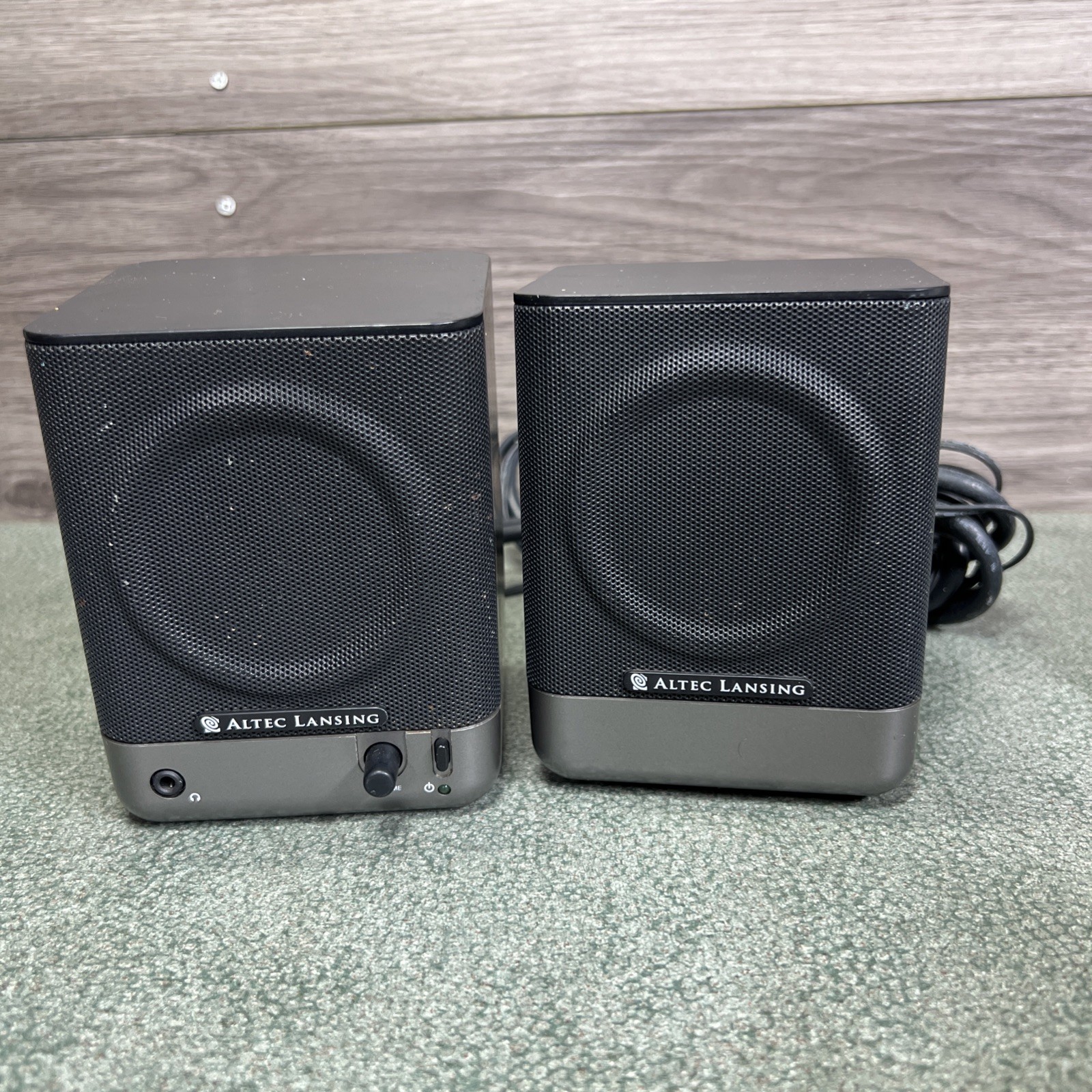 Altec Lansing Amplified Speaker System 221 / No Subwoofer