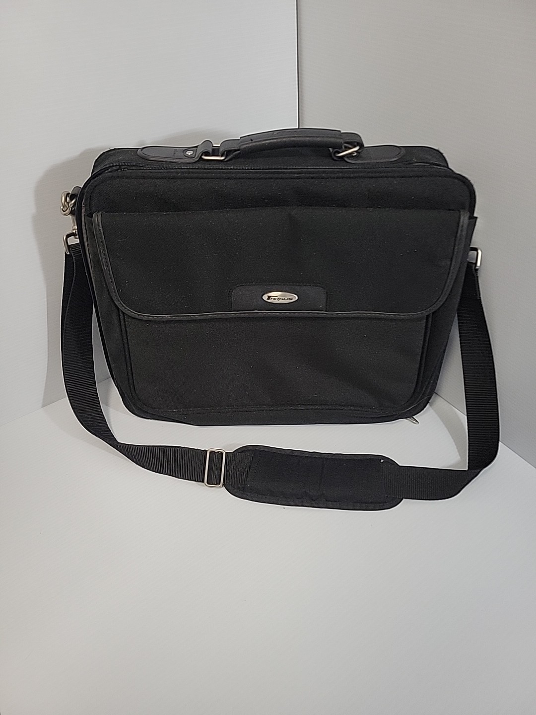 Targus Nylon 15.6" Notepac Travel/ Luggage, Crossbody Laptop Case - Black