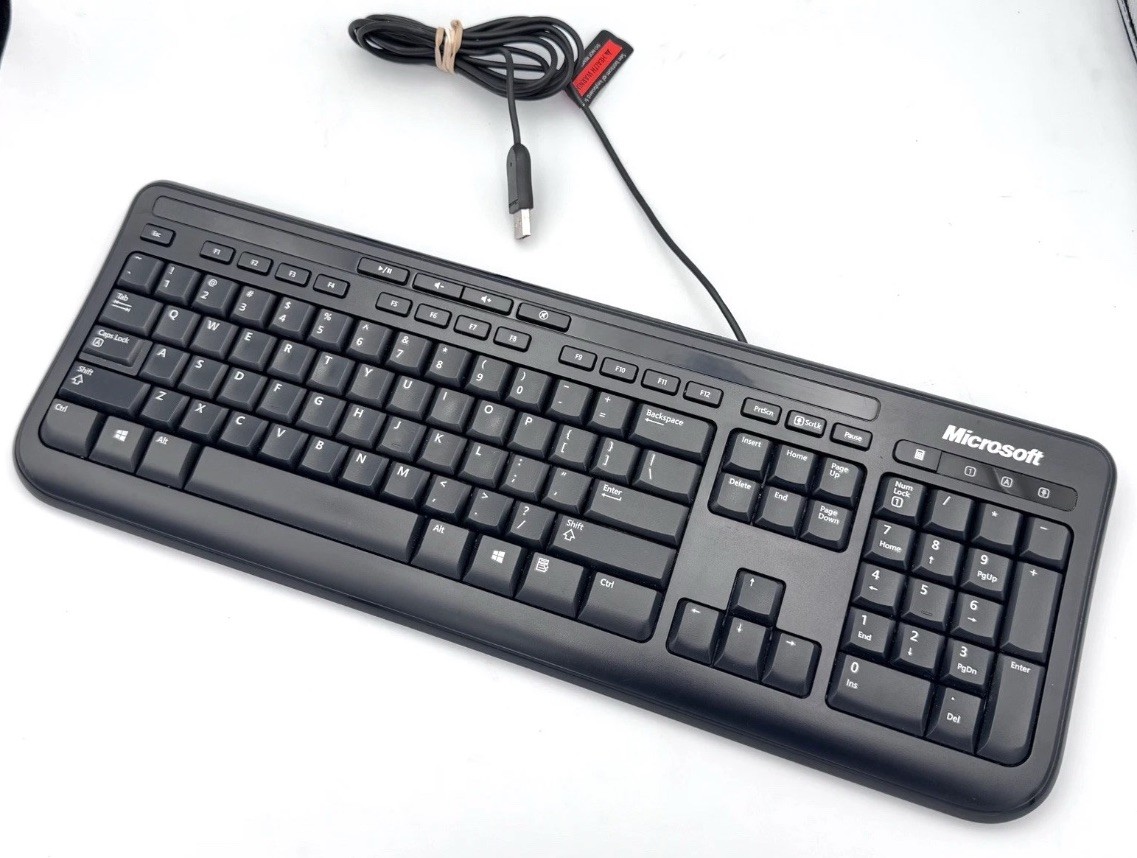 Microsoft Wired USB Keyboard 600 - Model 1366 - Black -Number Pad 