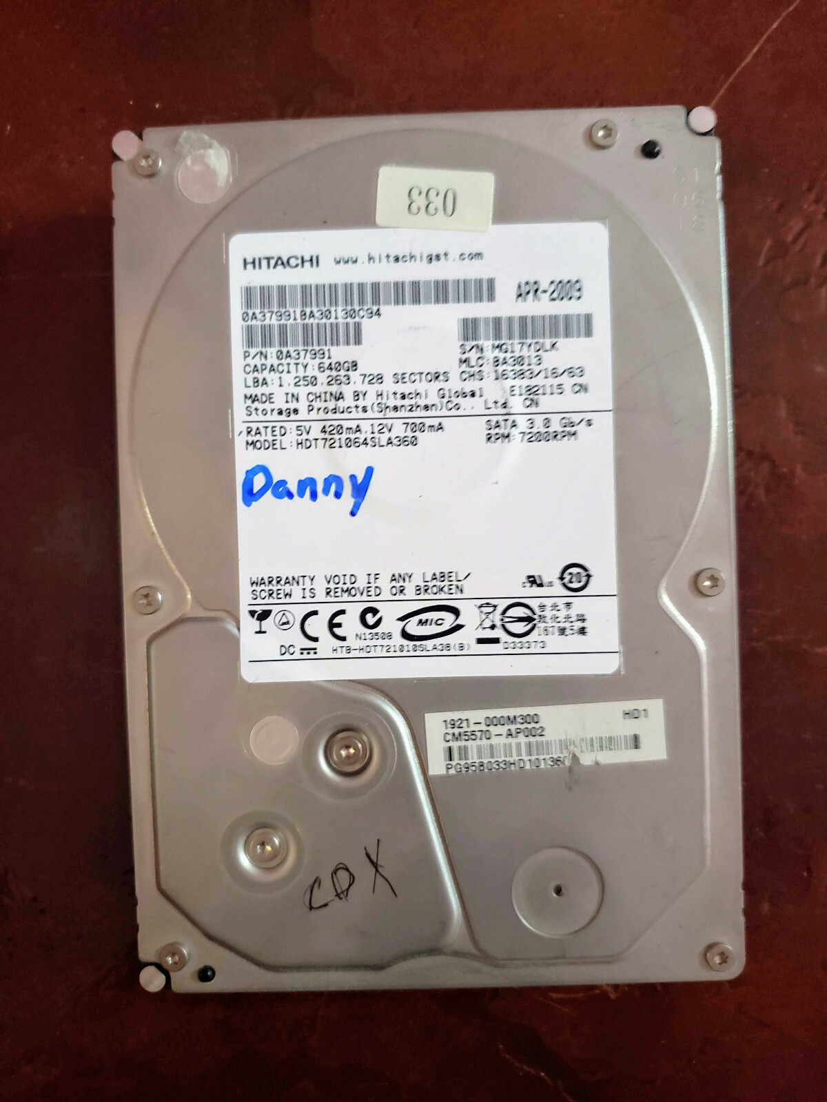 Hitachi HDT721064SLA3 640GB, Internal, 7200 RPM, 3.5" Hard Drive, Storage, As-is