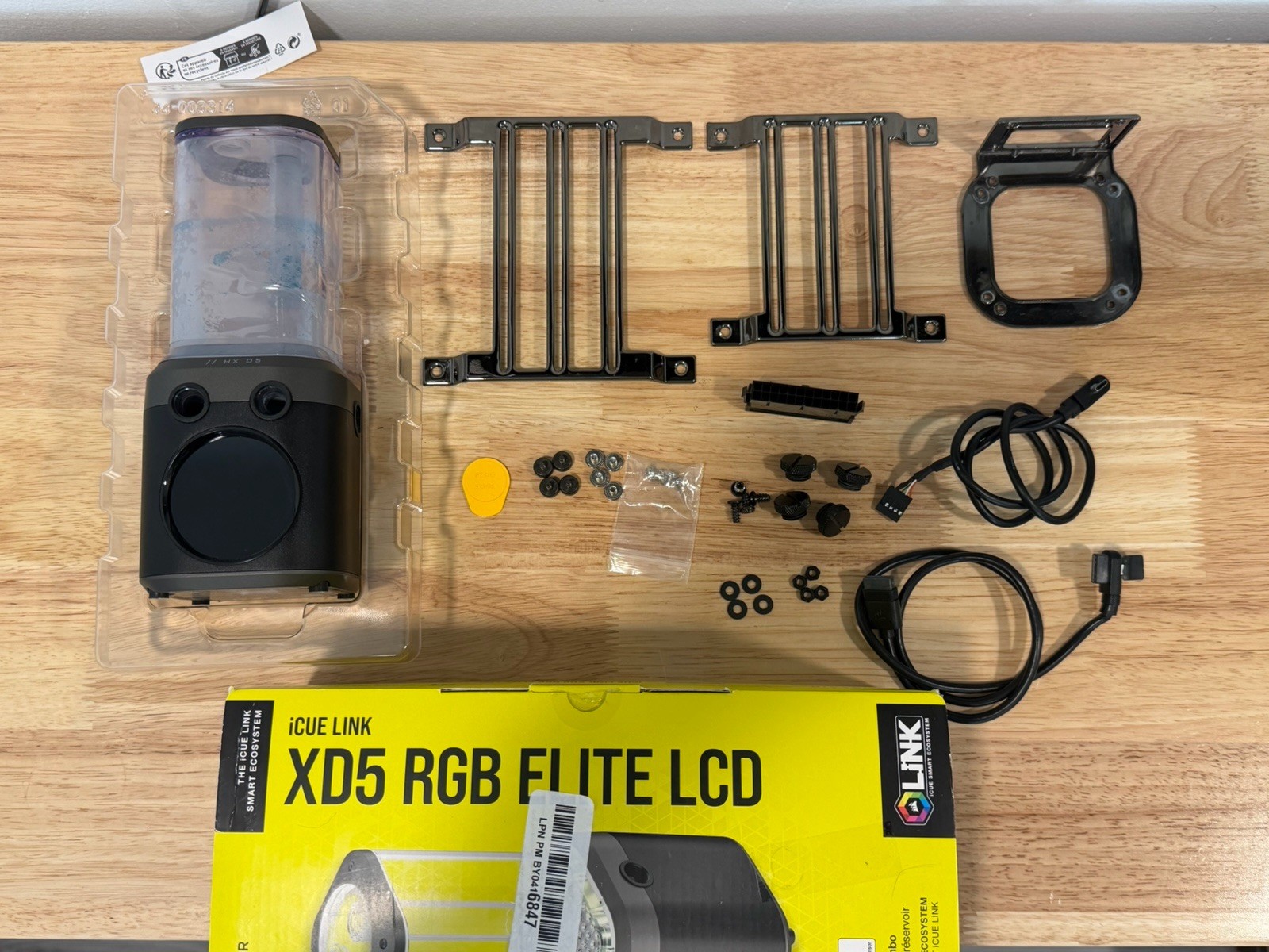 Corsair Hydro X Series XD5 RGB Pump/Reservoir Combo - Black (CX-9040006-WW)