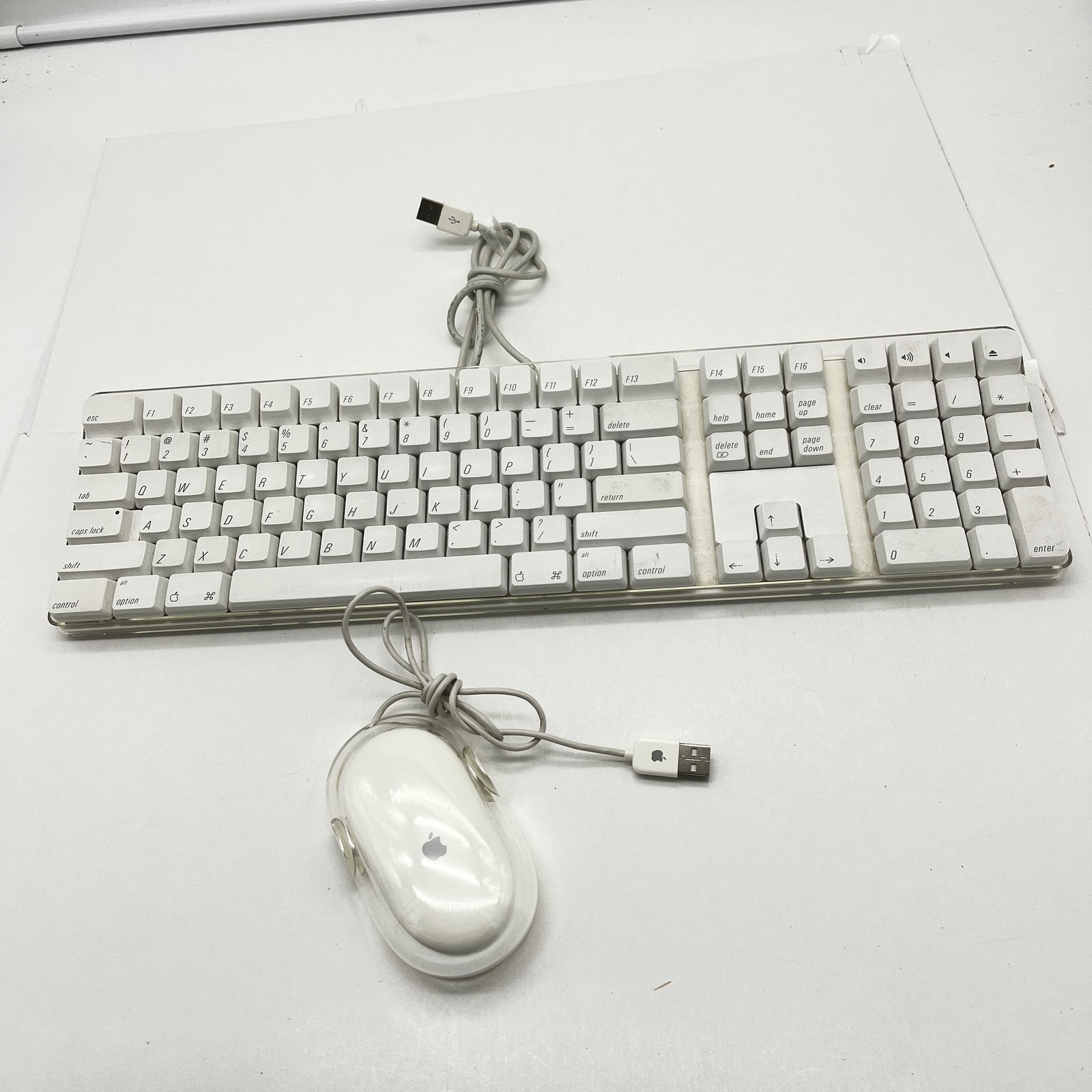 Apple Macintosh White USB Wired Keyboard A1048 with M5769 Acrylic Cover Mouse