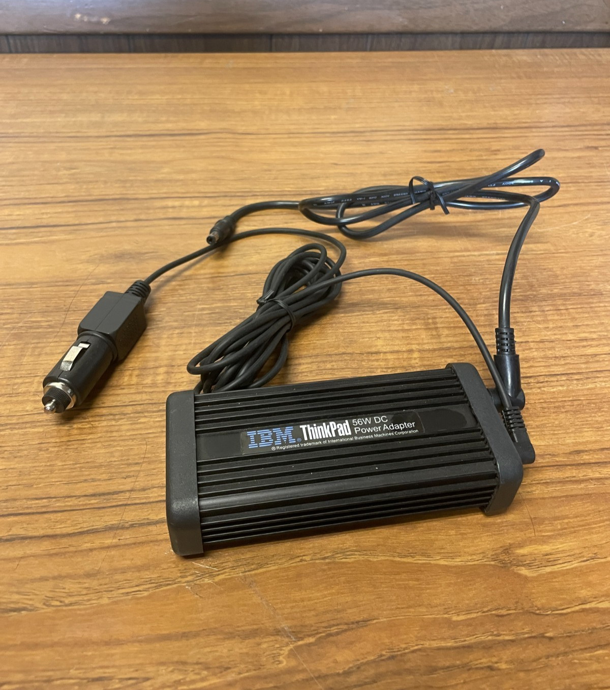 ThinkPad Auto-Air-Mobile Power Adapter 56W 12V DC *