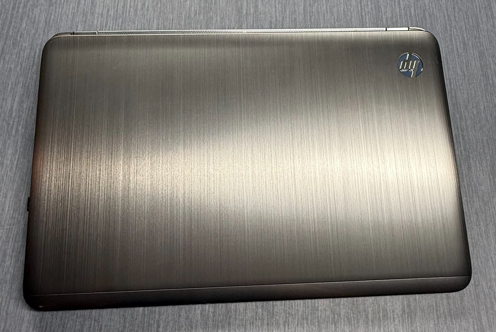 HP 584037-001 Laptop Silver