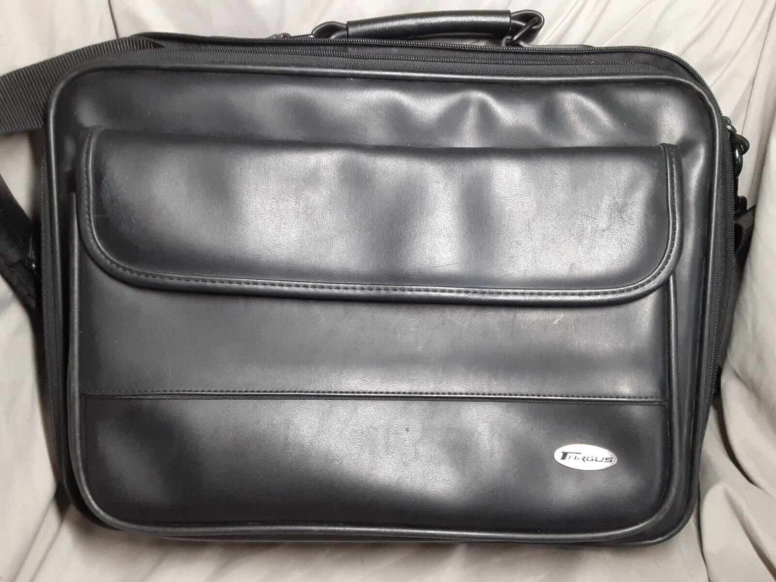 Targus - Leather Notebook Laptop Business Case Black Messenger Bag W/ Strap