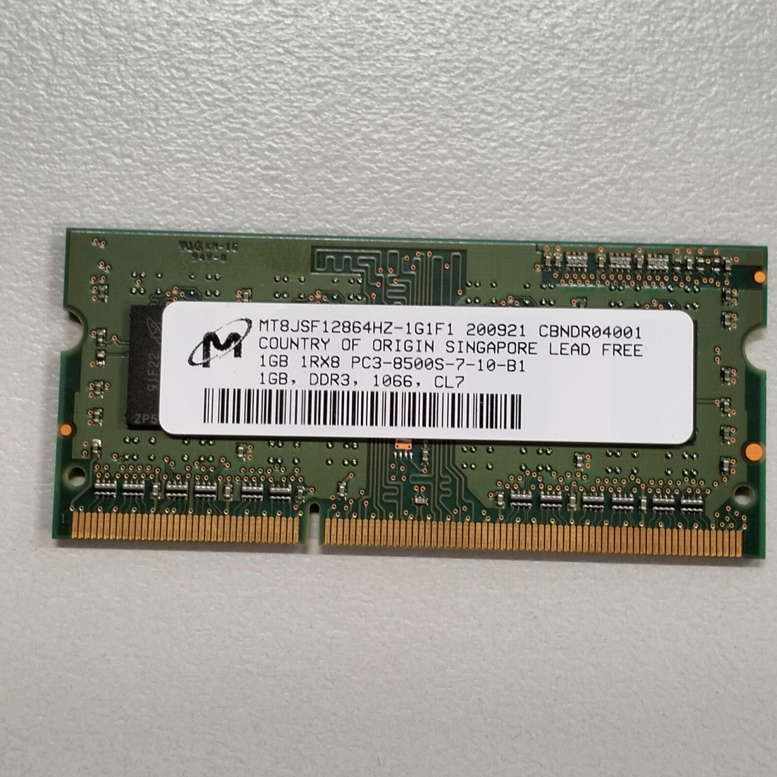 Micron 1GB DDR3 PC3-8500S 1066MHz CL7 non-ECC SoDIMM Memory MT8JSF12864HZ-1G1F1