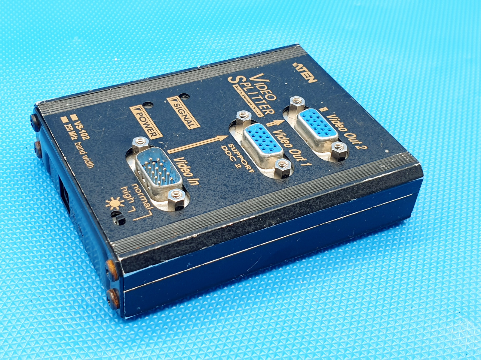 Aten VS-102 Video Splitter S-VGA 2-Way Monitor Splitter