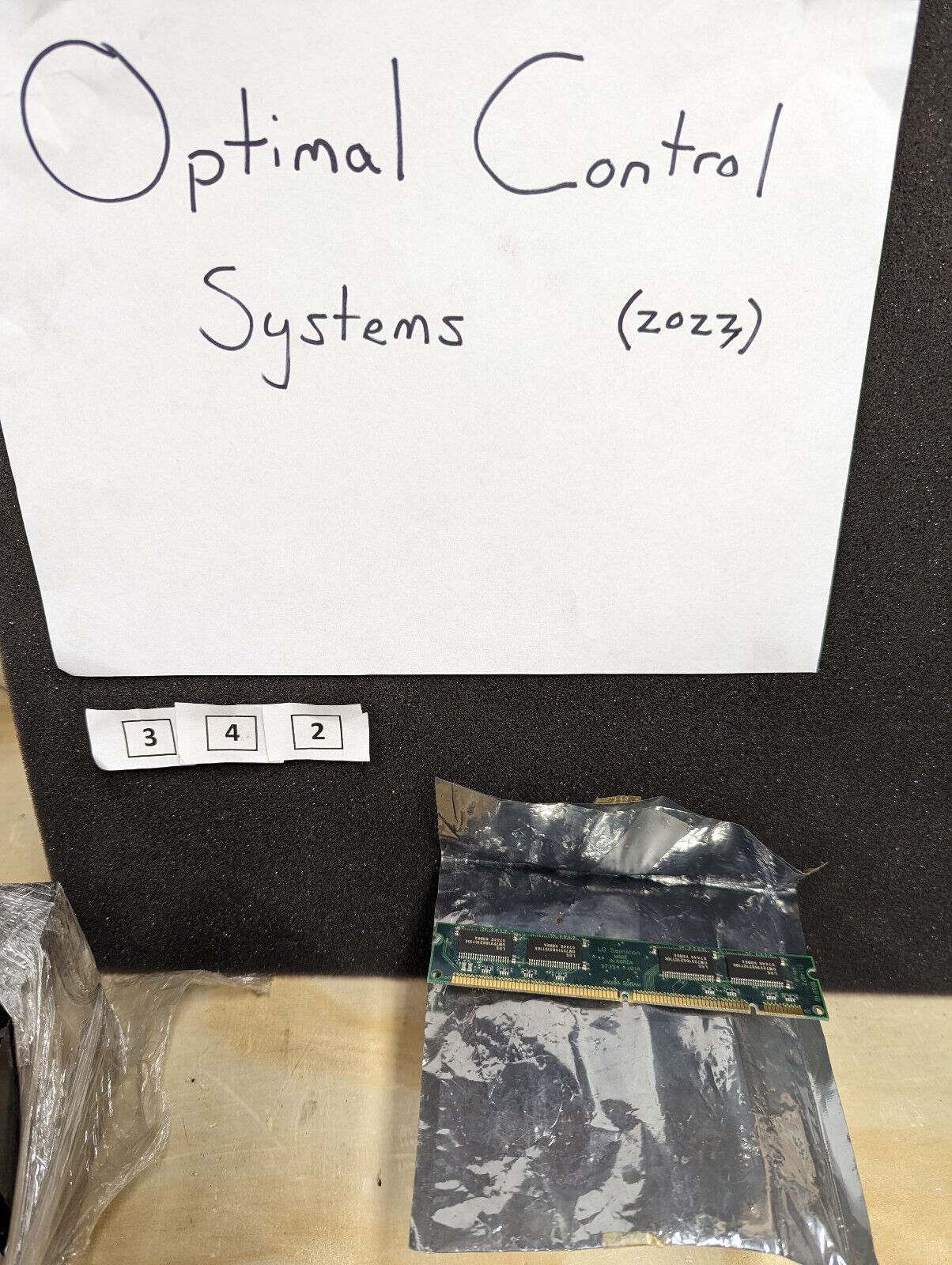 LG Semicon DRAM module 2MX64 16mb GMM2642233CNTG-10