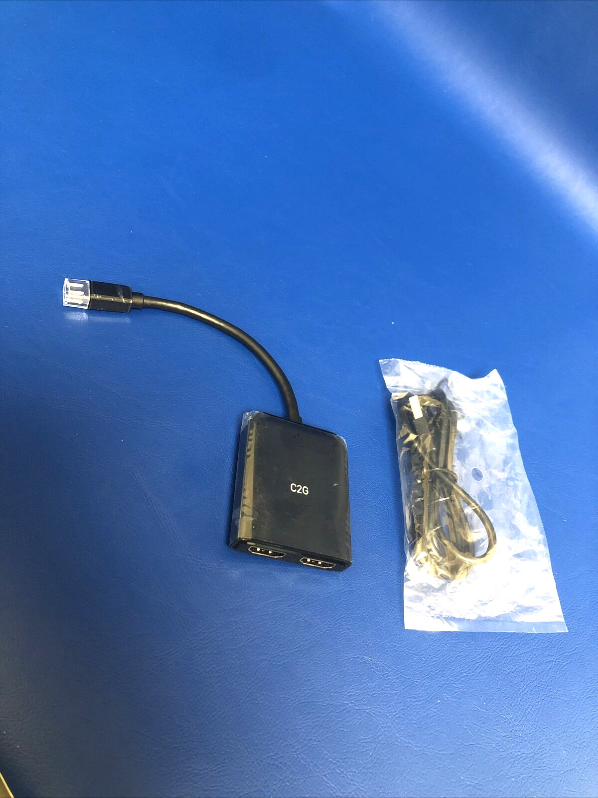 NEW C2G USB Powered 4K 2-Port Mini DisplayPort to HDMI MST Hub Monitor : 54292