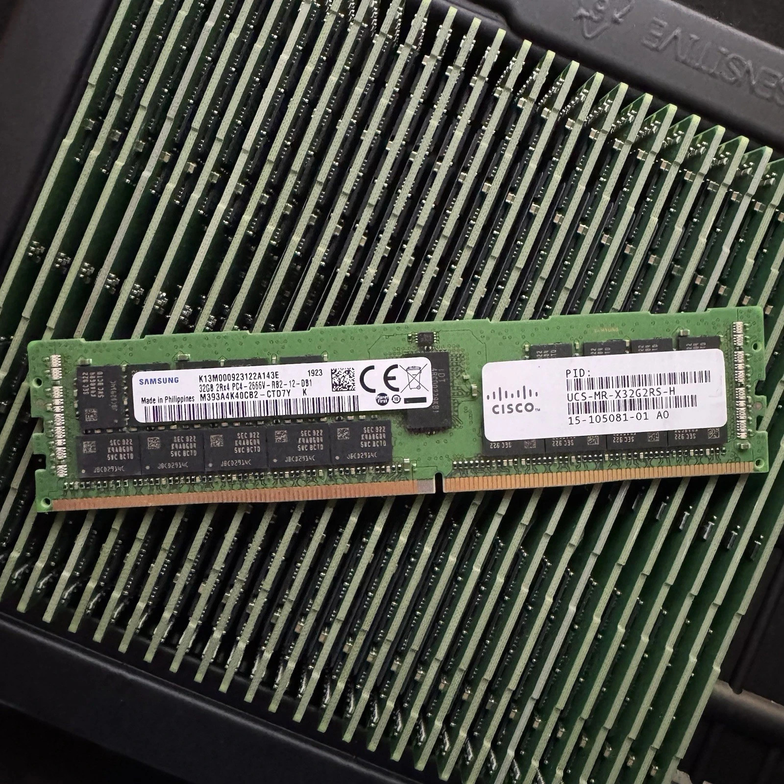 SAMSUNG 32GB PC4-2666V Server Ram / ECC Memory - M393A4K40CB2-CTD7Y