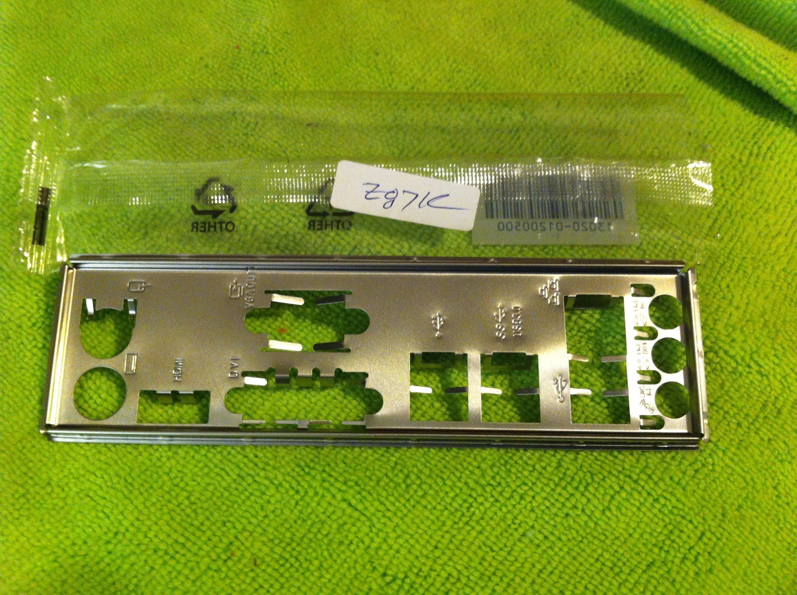 ASUS IO SHIELD for ASUS  Z87K , B85 PRO , A88XM PLUS , A55BM PLUS,ORIGINAL-WHITE