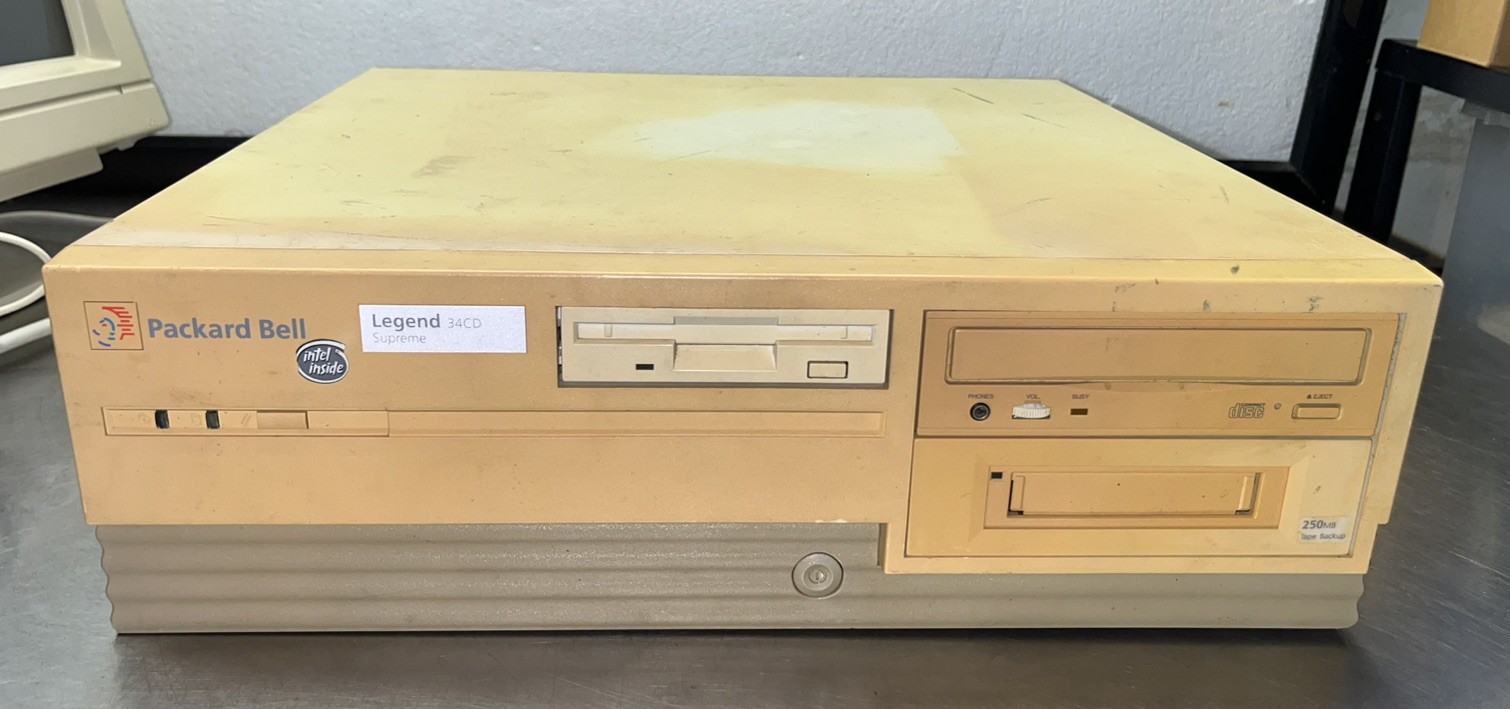 Packard Bell Legend 34CD
